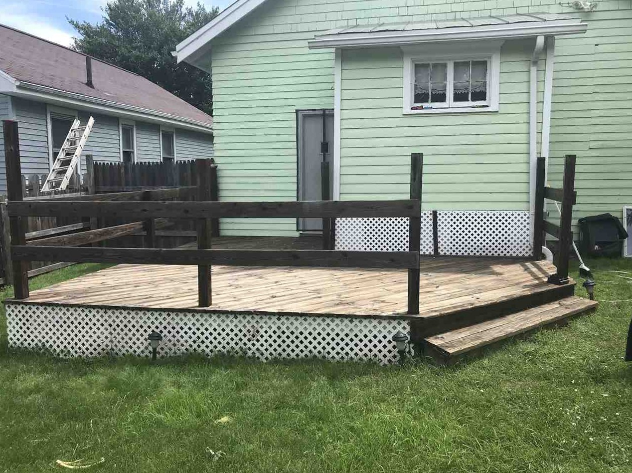 1608 Kent St, Jackson, MI 49203-4222