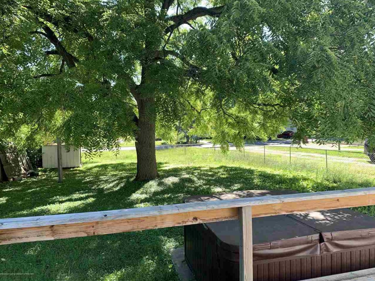 941 Varden Dr, Jackson MI 49202-0029 exterior