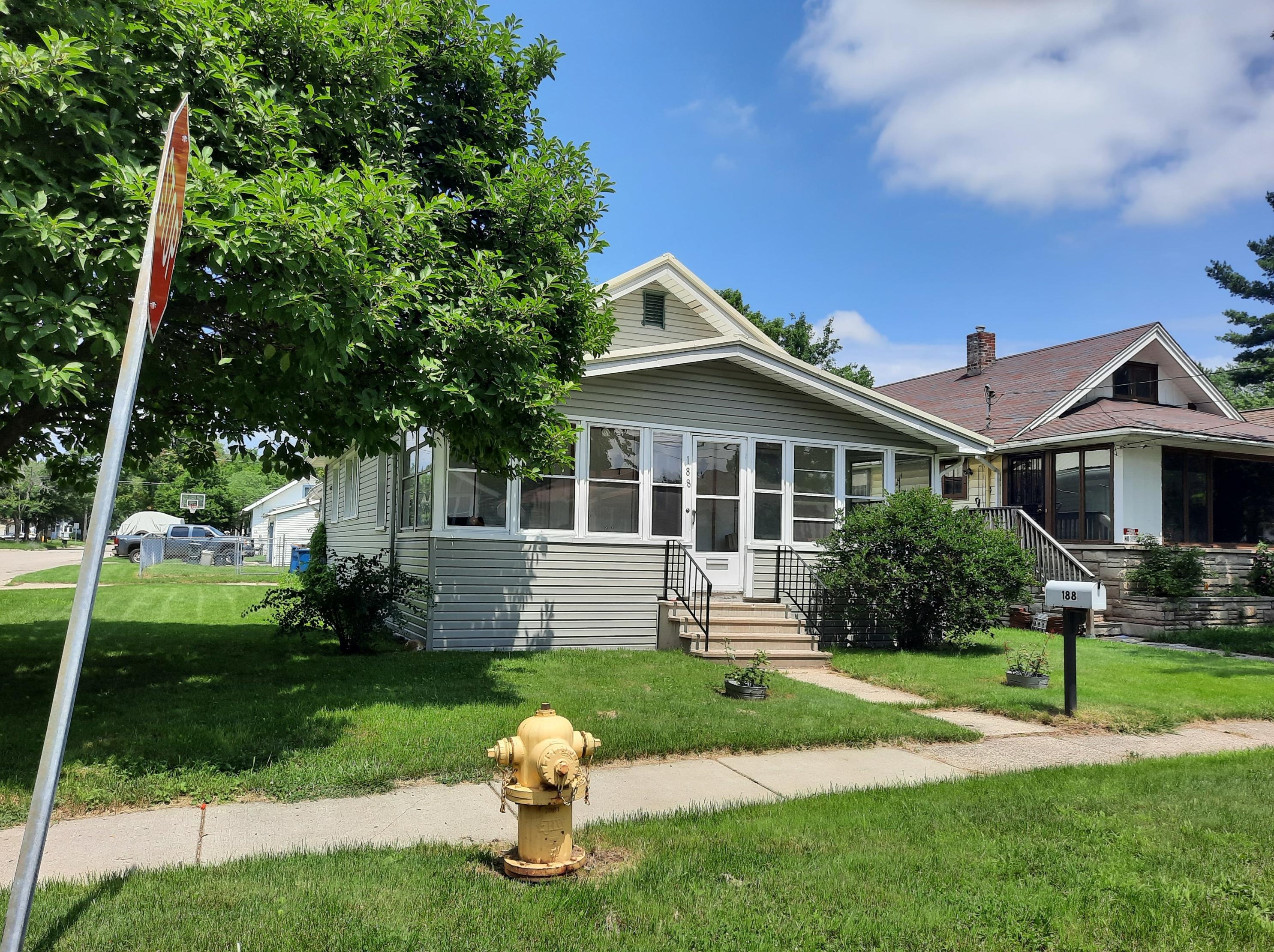 188 Bidwell St, Battle Creek, MI 49015-2161