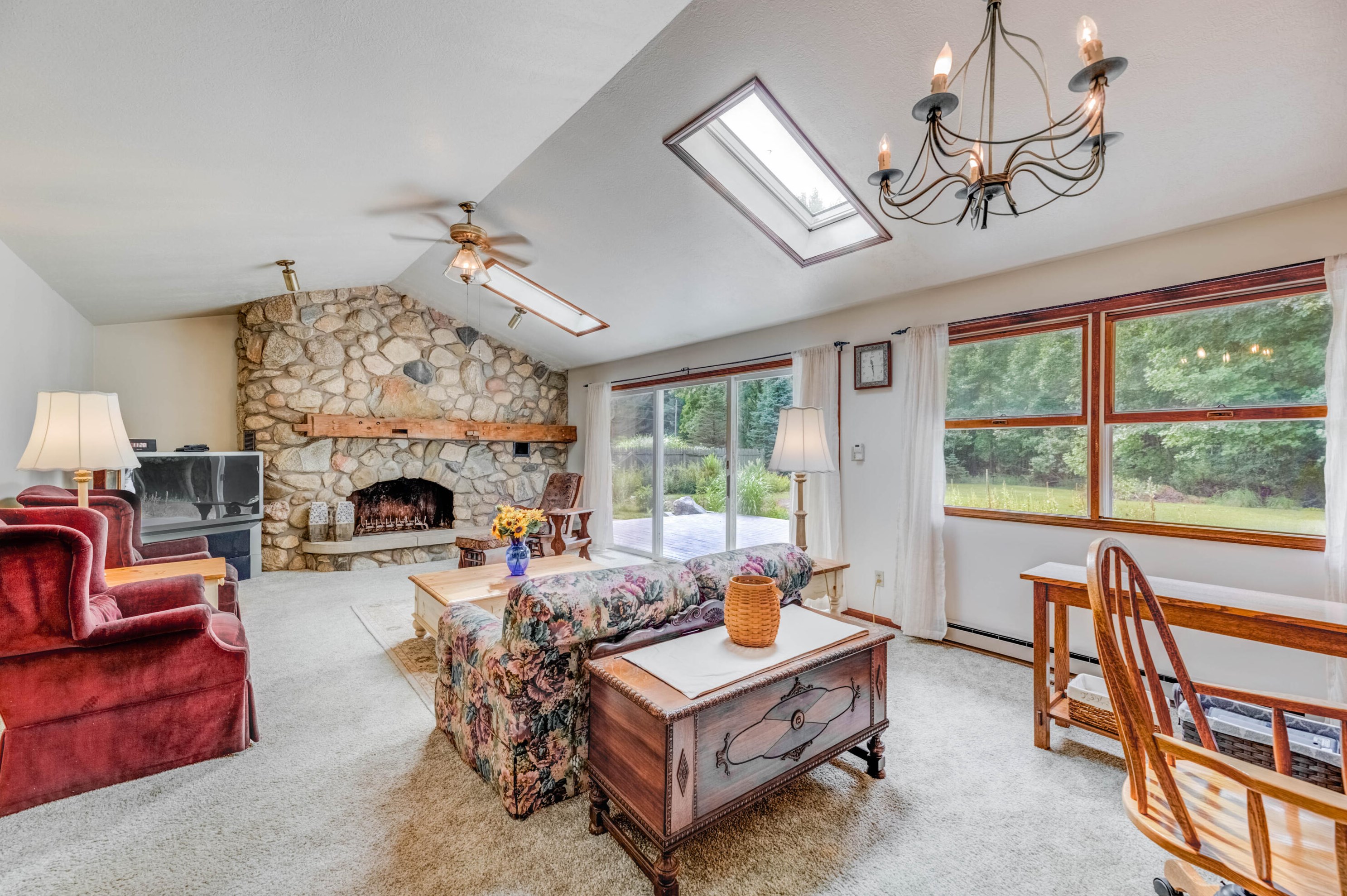 7318 W Youngren Rd, Three Oaks, MI 49128