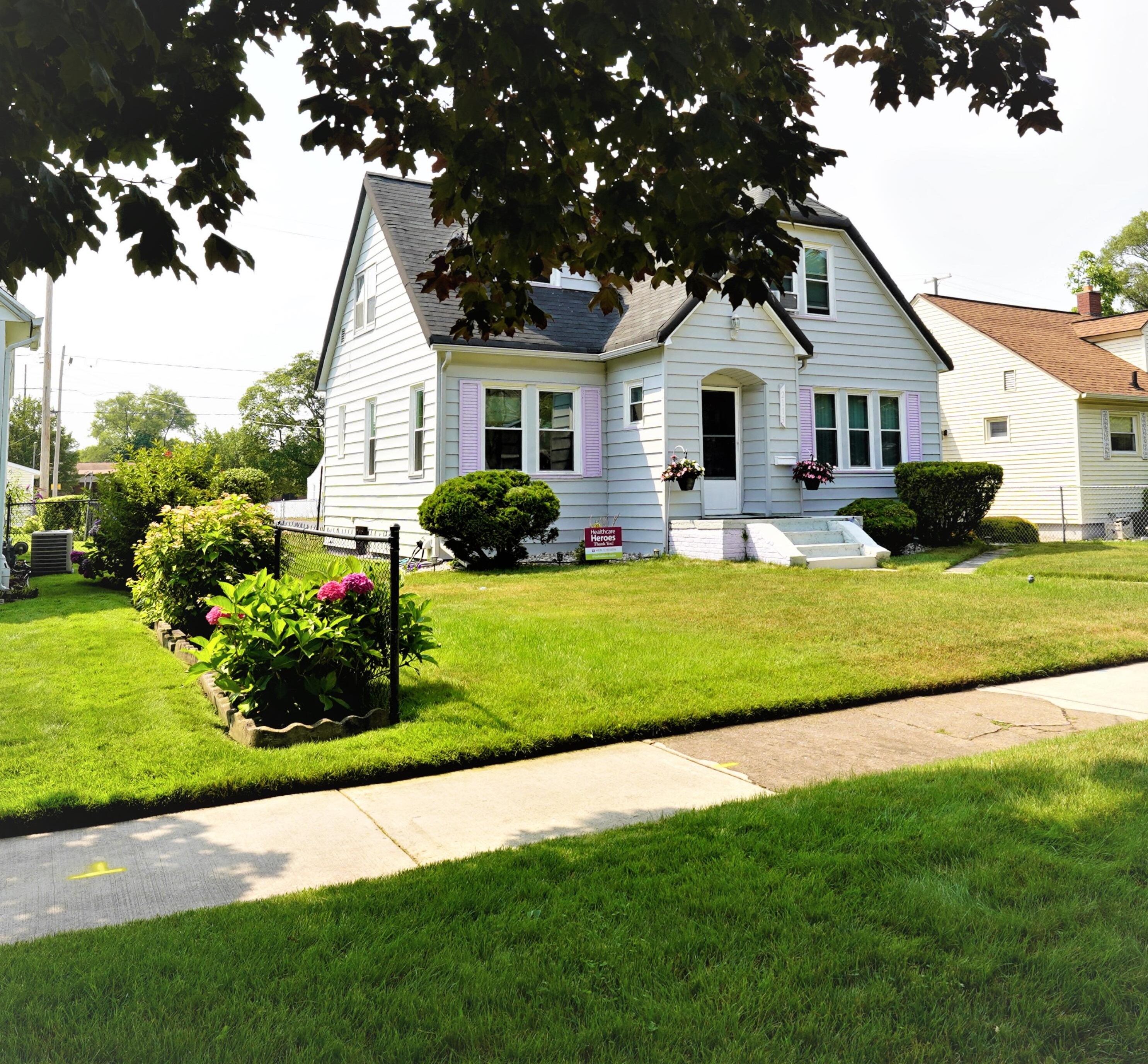 2113 Leahy St, Meskegon, MI 49444