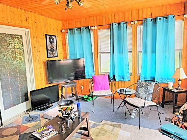 6876 Maple St, Baldwin MI 49304-9454 exterior