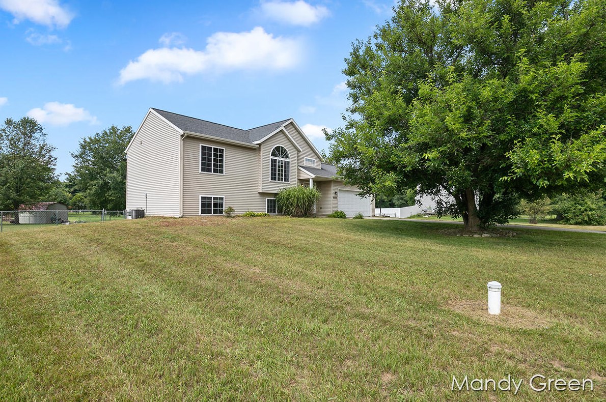 6048 S Johnson Rd, Greenville, MI 48838