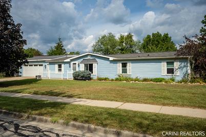 315 W Garfield Avenue - Photo 1