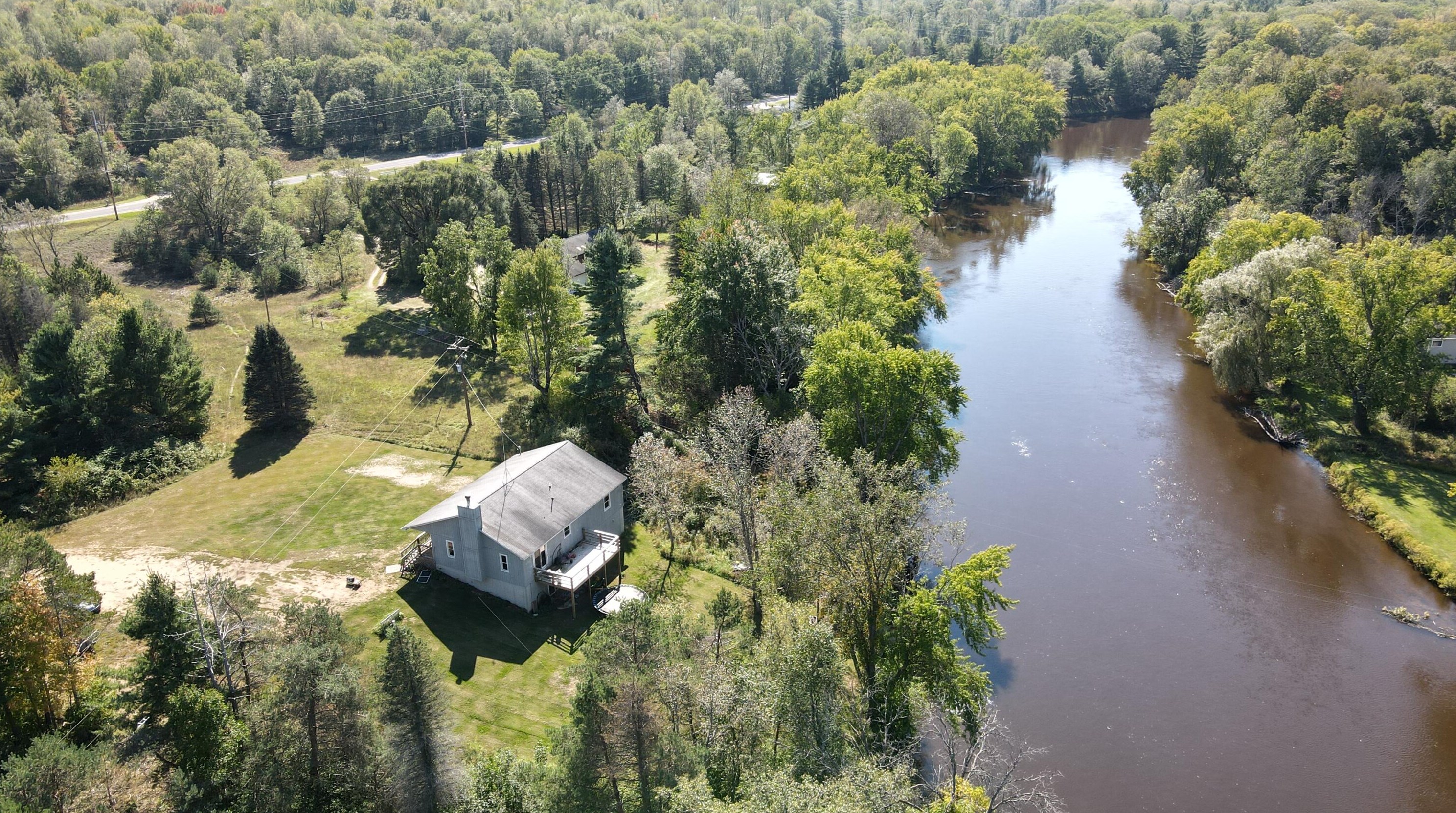 9766 River Bend Dr, Evart, MI