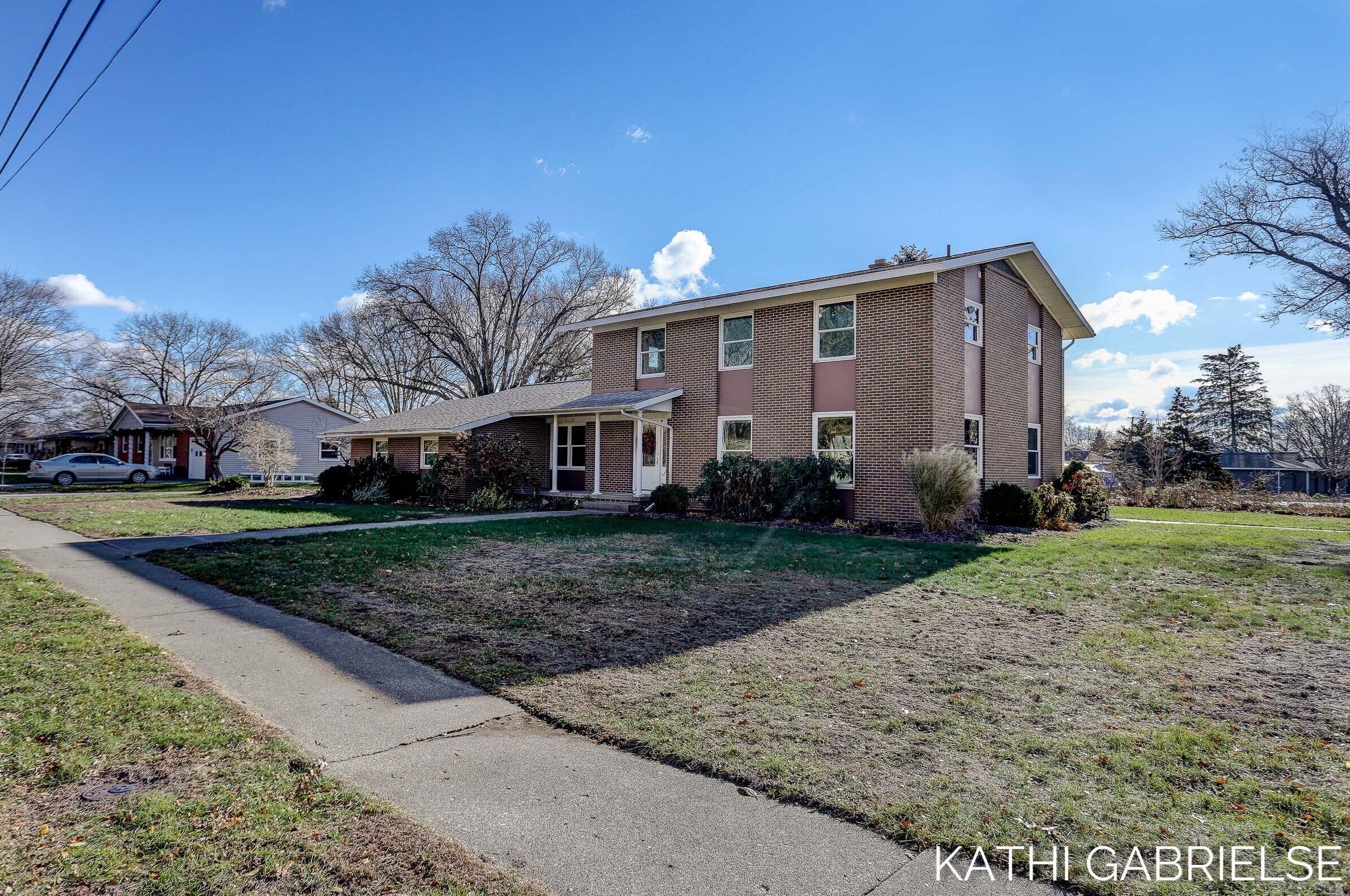 618 Fall St, Spring Lake, MI
