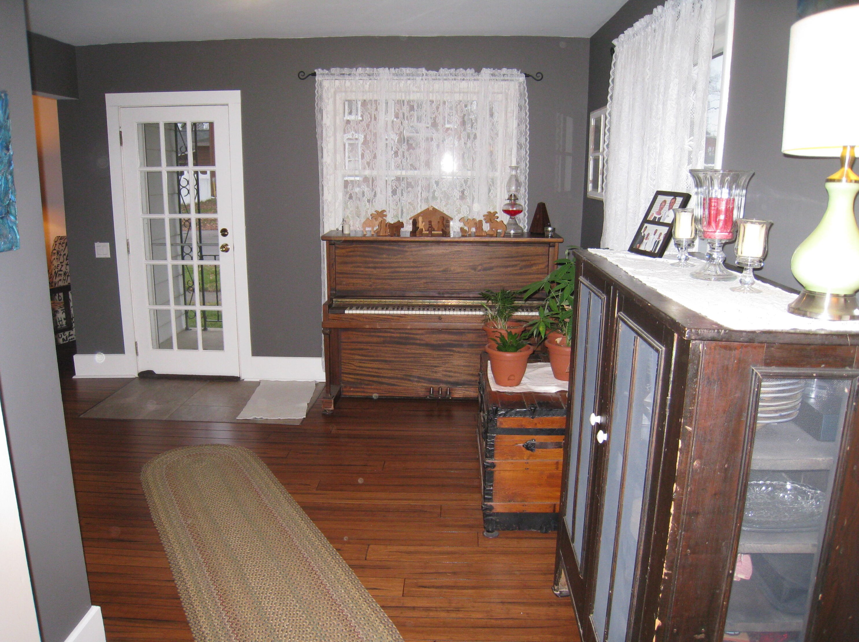 126 South St, Vicksburg, MI 49097-1335