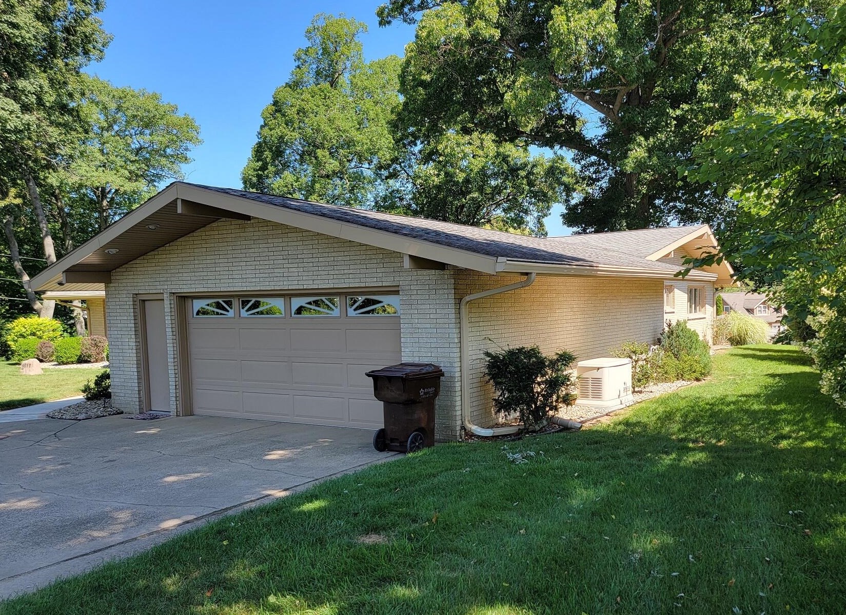 6857 Curtis Dr, Coloma, MI 49038-8809