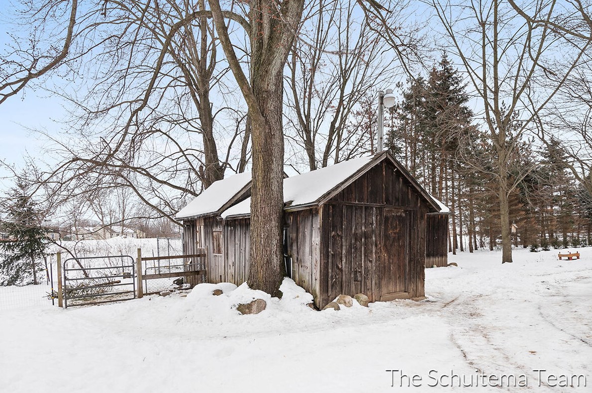 10720 56 Ave, Allendale MI 49401-8352 exterior