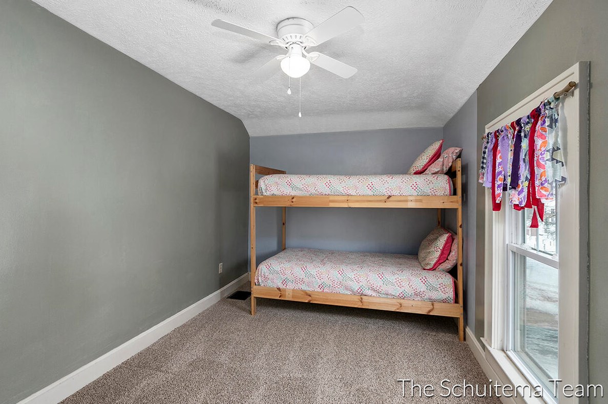 10720 56 Ave, Allendale MI 49401-8352 exterior