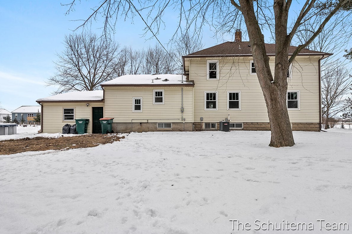 10720 56 Ave, Allendale MI 49401-8352 exterior