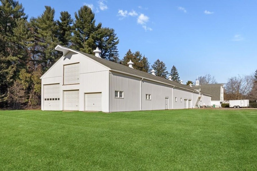 2000 Morris Dr, Niles, MI 49120-8740