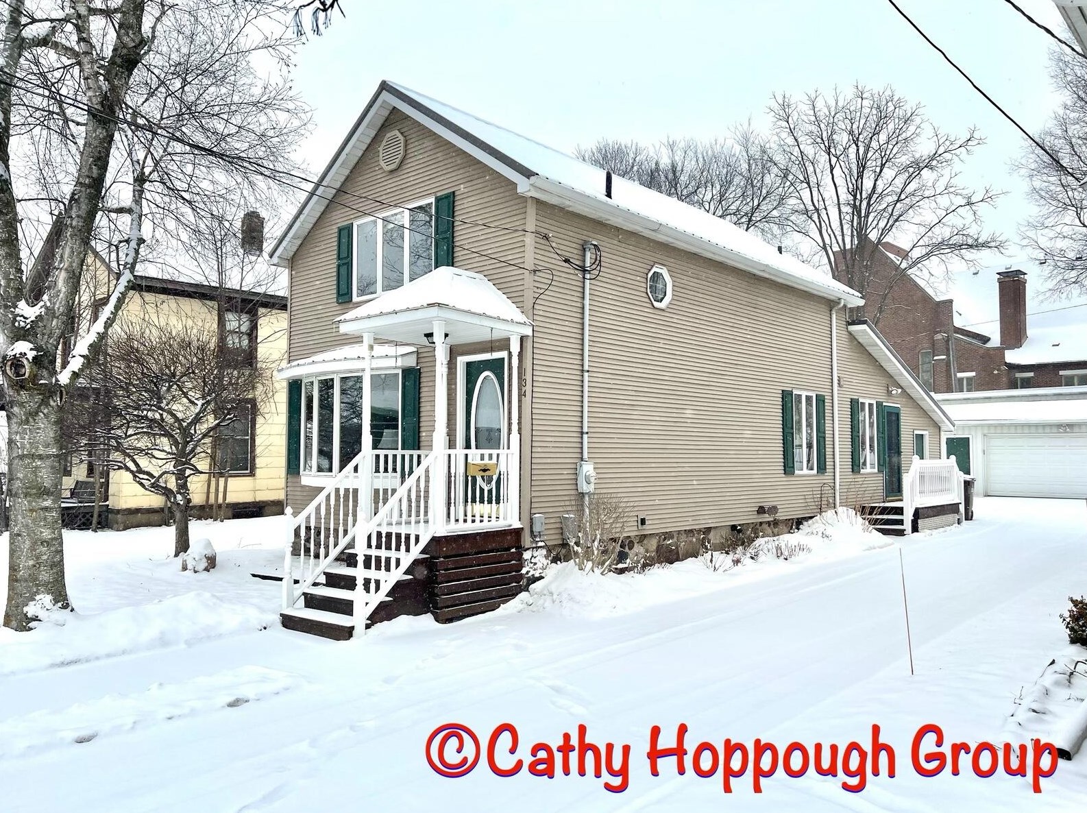 134 Adams St, Ionia, MI 48846-1640