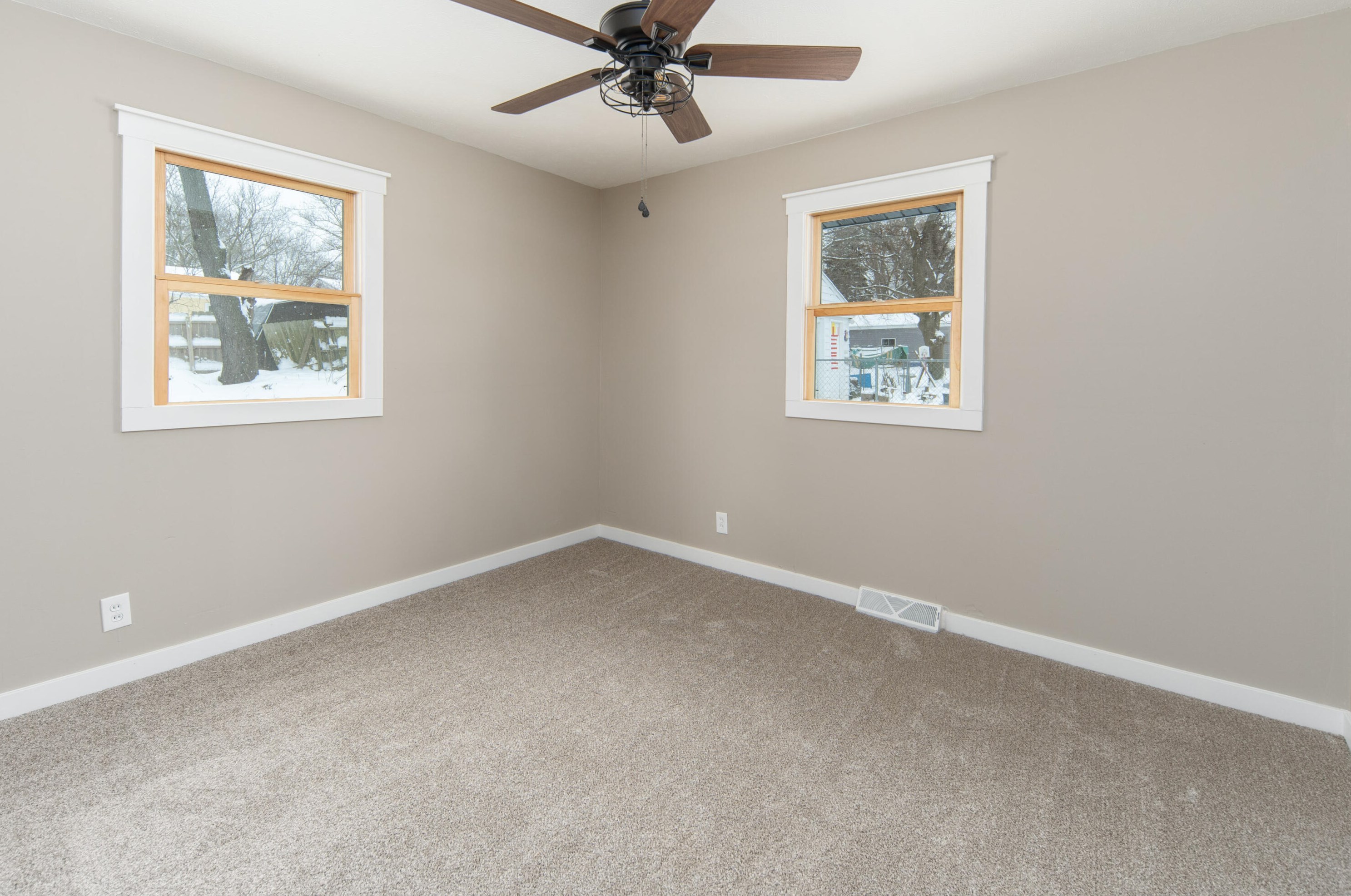 1384 Lamont, Grand Rapids MI 49504-2416 exterior