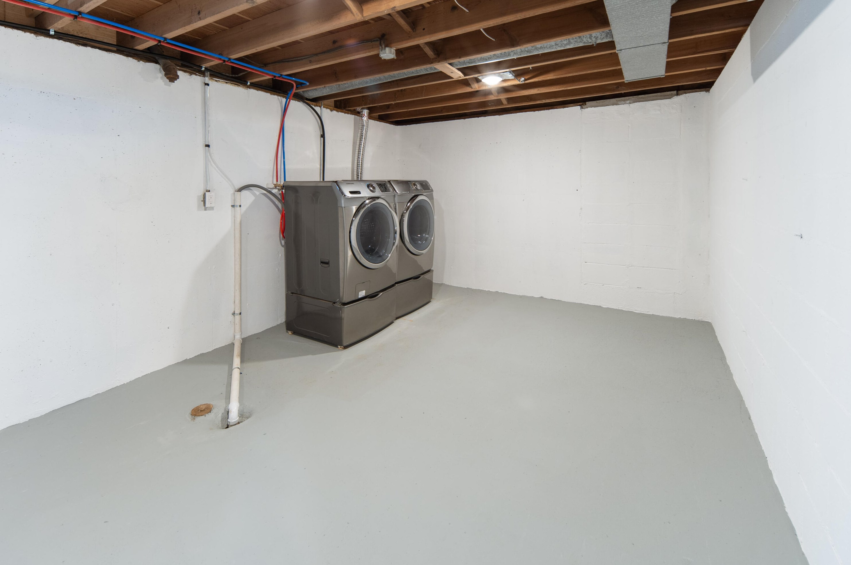 1384 Lamont, Grand Rapids MI 49504-2416 exterior