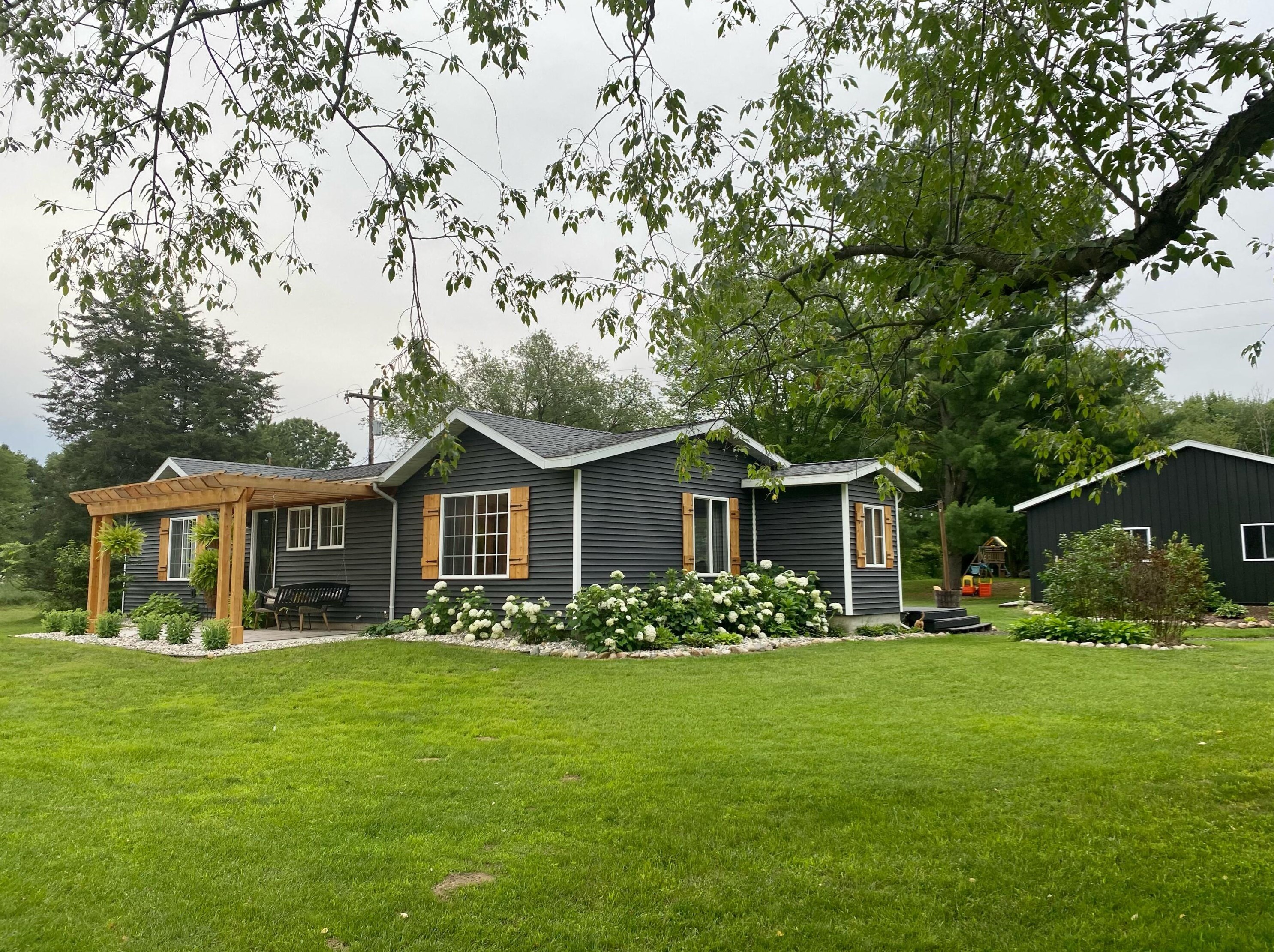 3982 134th Ave, Hamilton, MI 49419-9564