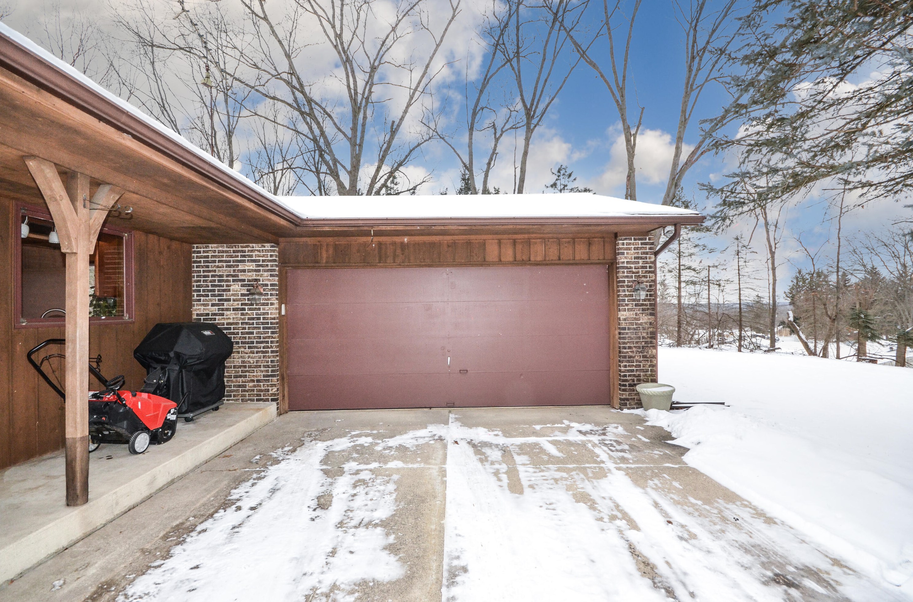 4126 Jackson Rd, Saranac MI 48881-9735 exterior