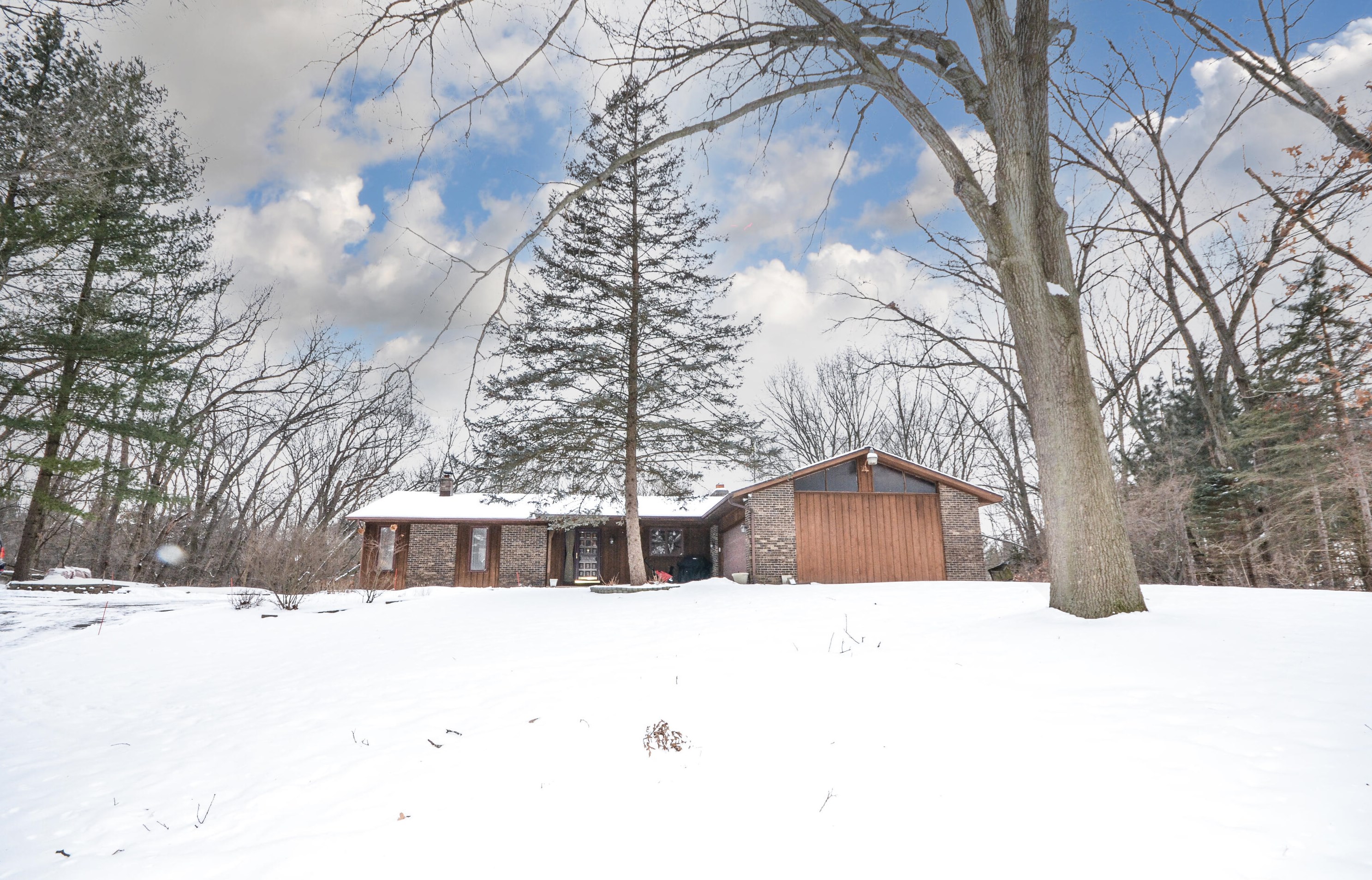 4126 Jackson Rd, Saranac MI 48881-9735 exterior