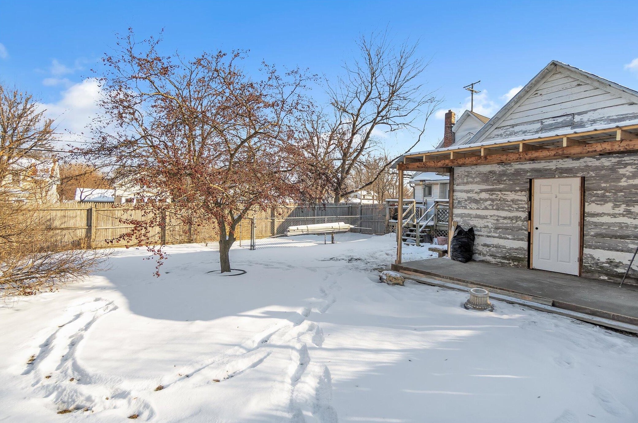 300 Douglas St, Jackson MI  49203-4128 exterior