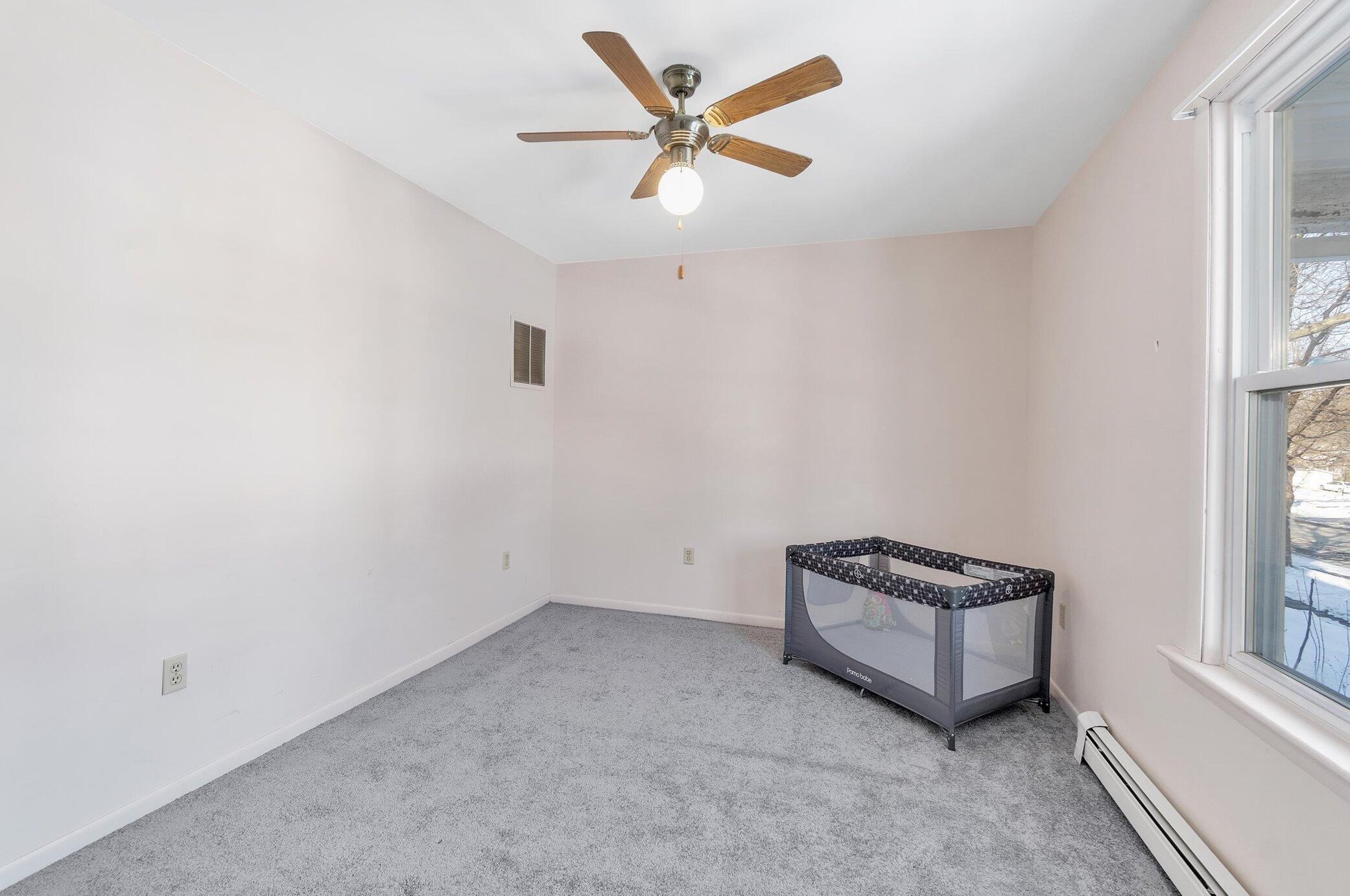 300 Douglas St, Jackson MI  49203-4128 exterior