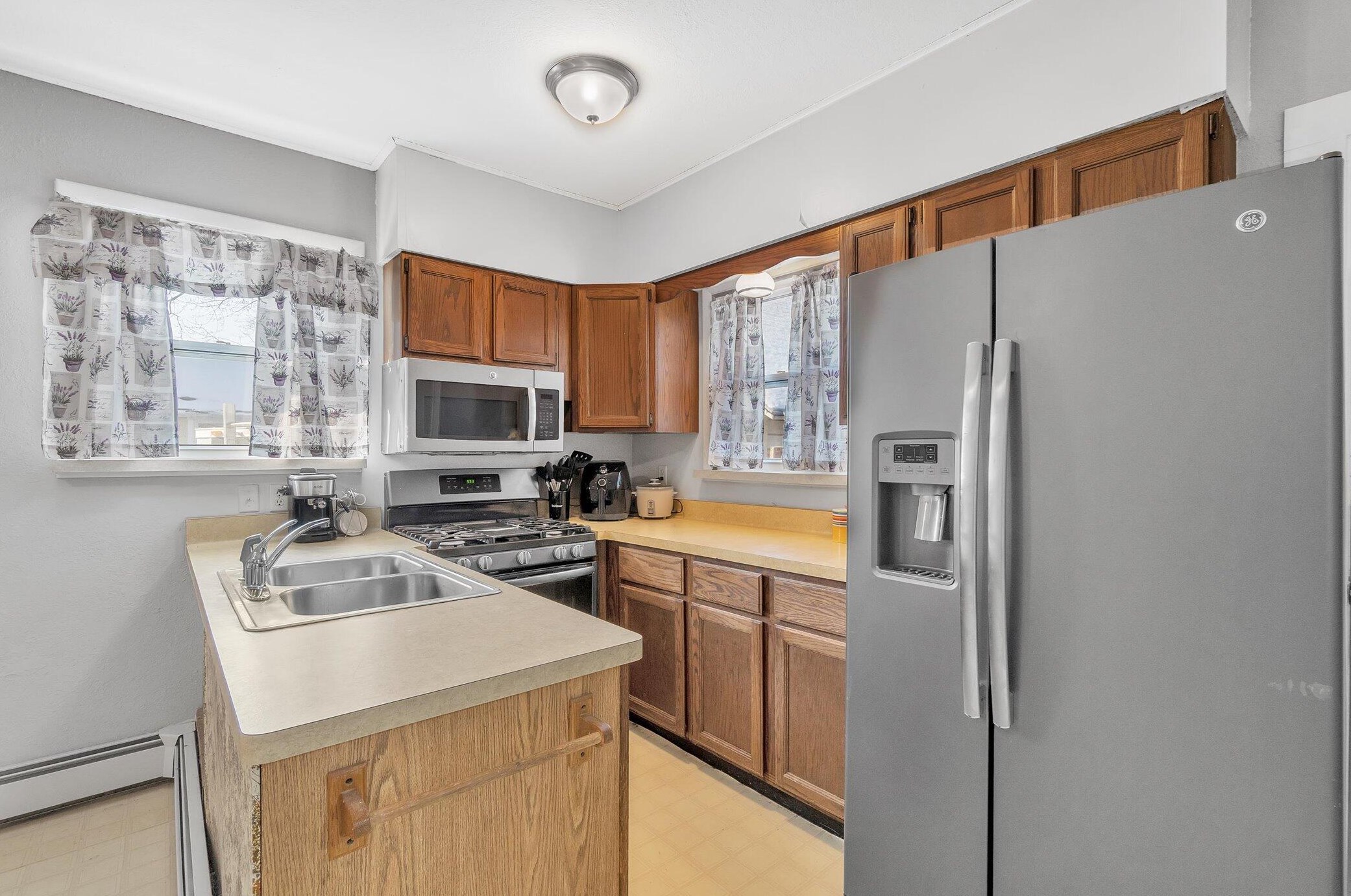 300 Douglas St, Jackson MI  49203-4128 exterior