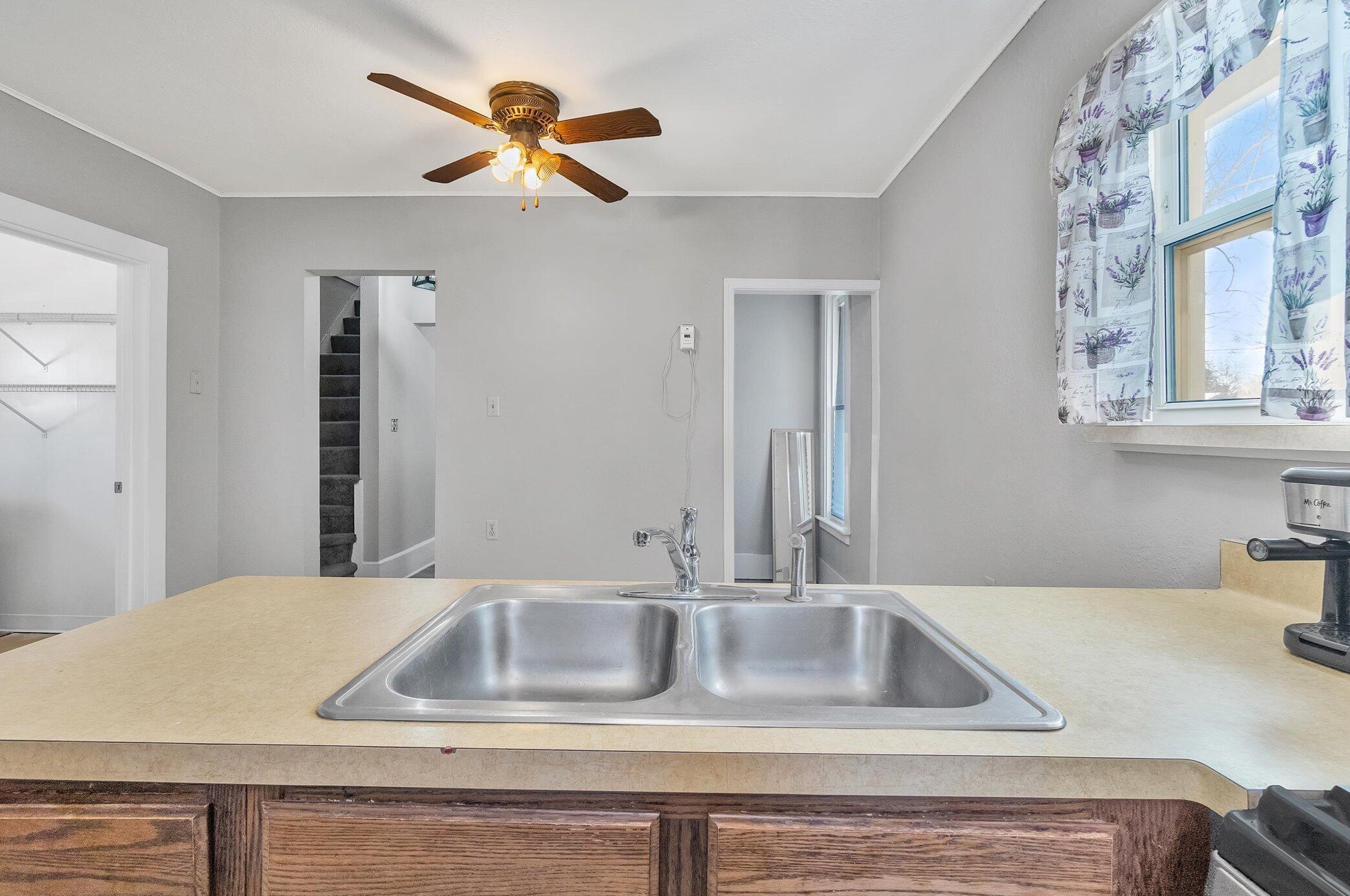 300 Douglas St, Jackson MI  49203-4128 exterior