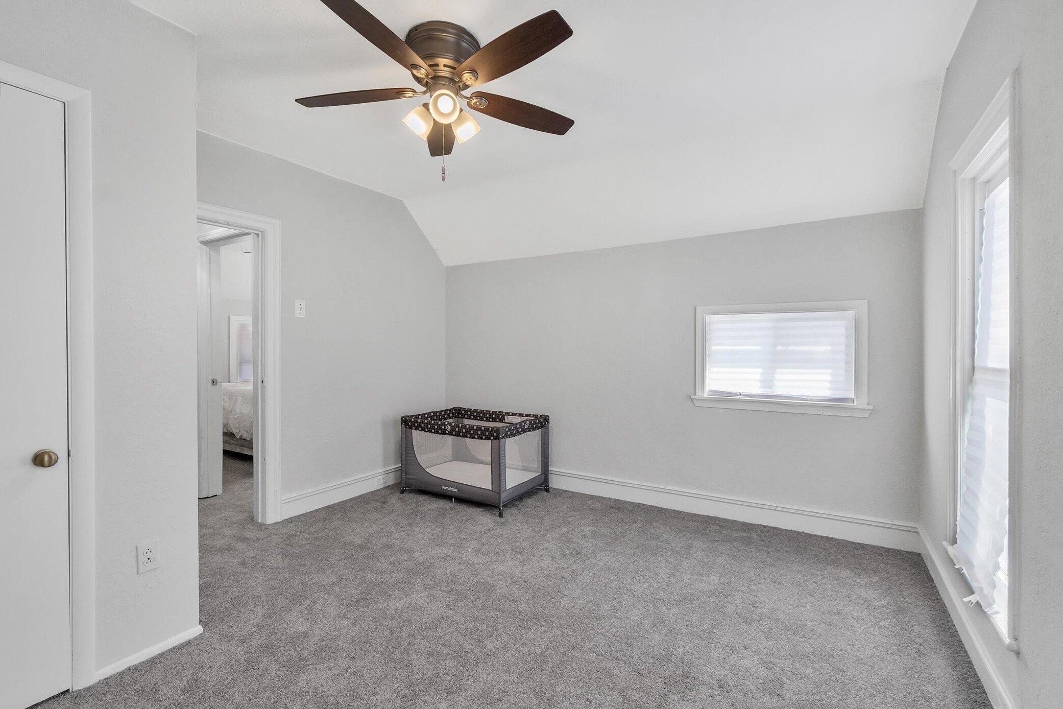 300 Douglas St, Jackson MI  49203-4128 exterior