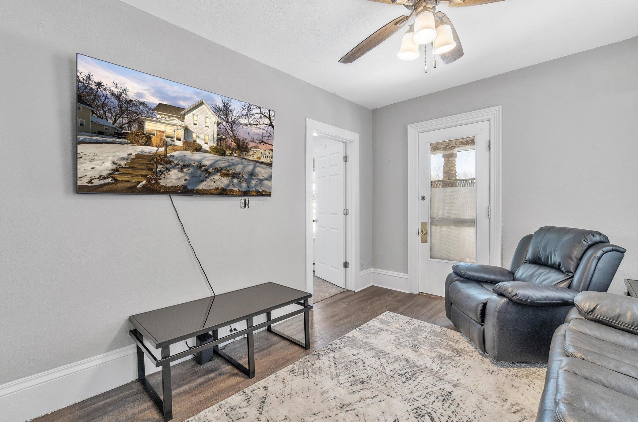 300 Douglas St, Jackson MI  49203-4128 exterior