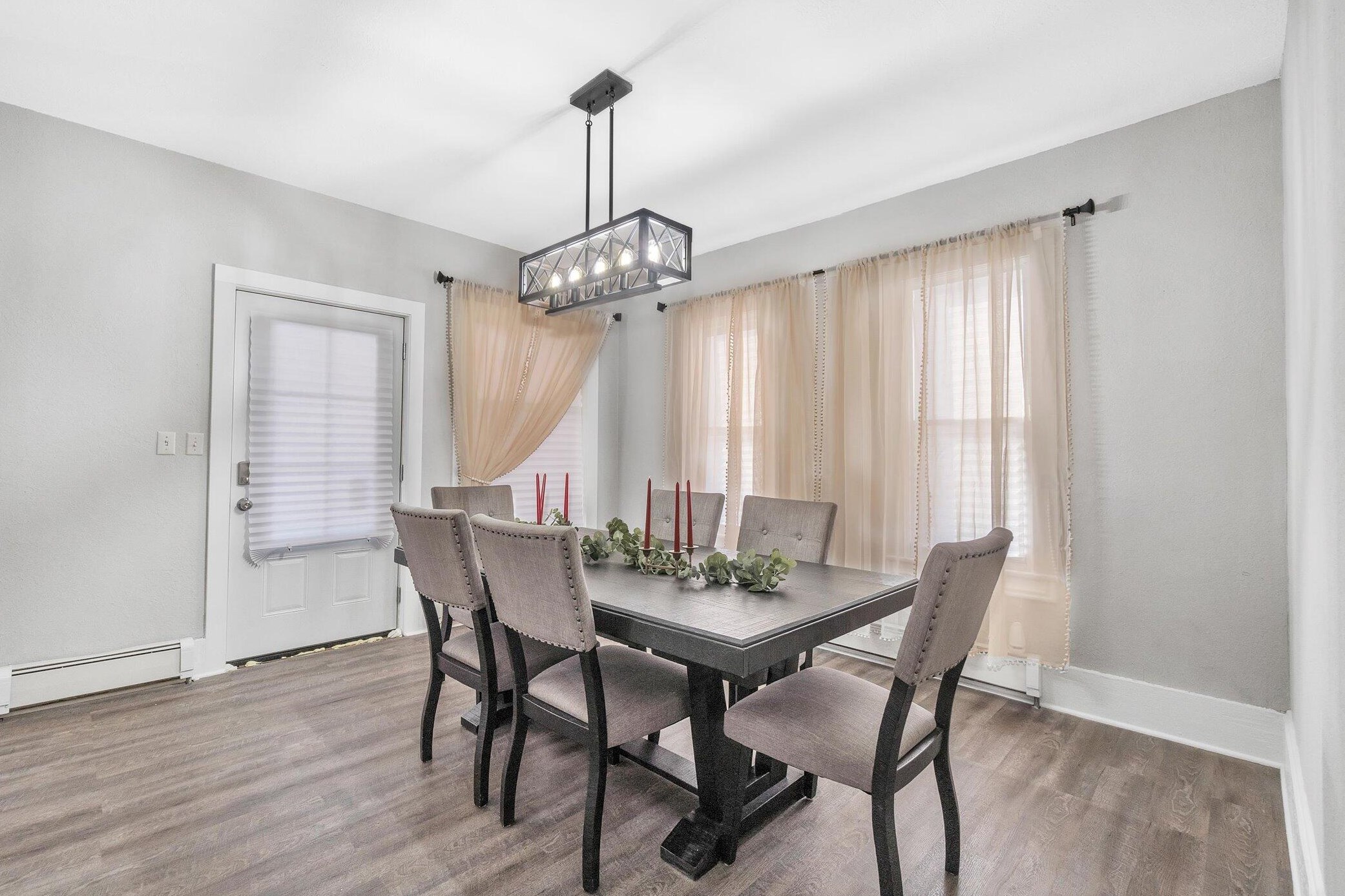 300 Douglas St, Jackson MI  49203-4128 exterior