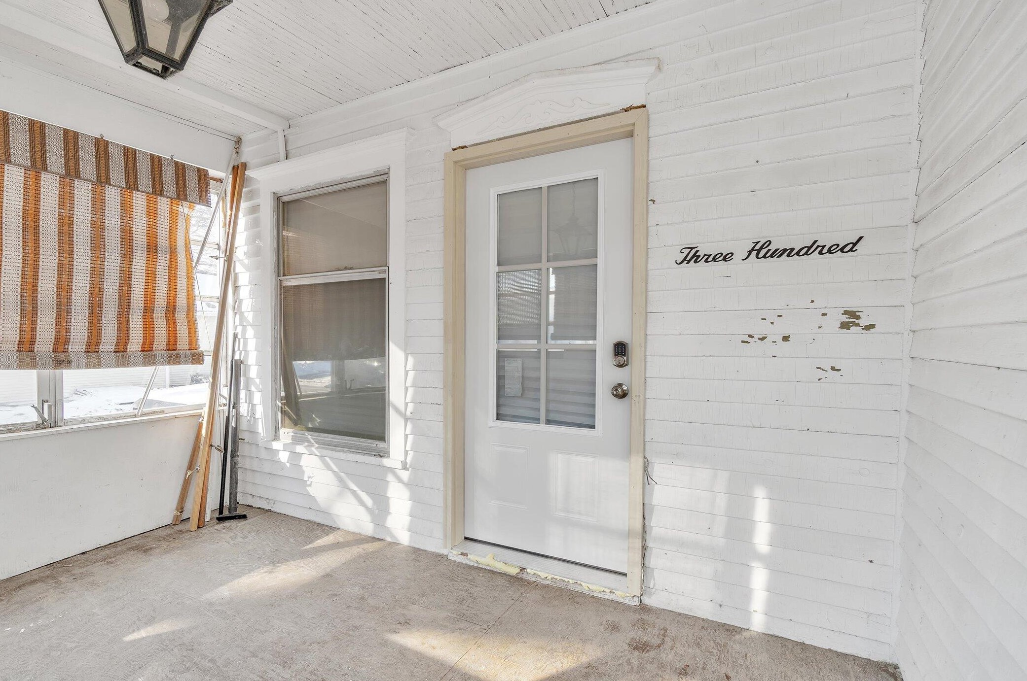 300 Douglas St, Jackson MI  49203-4128 exterior