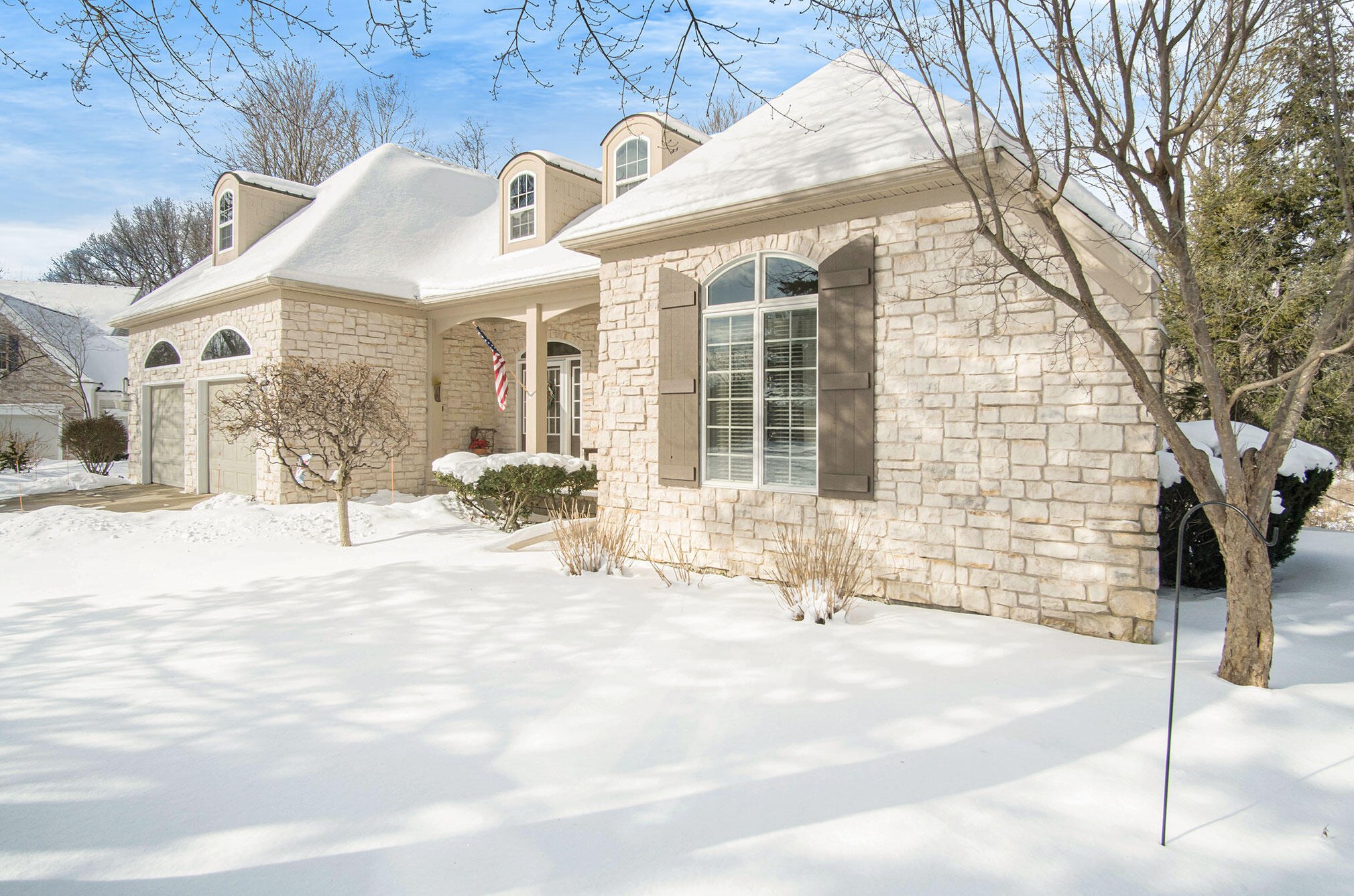 16476 Briar Ct, Spring Lake, MI 49456