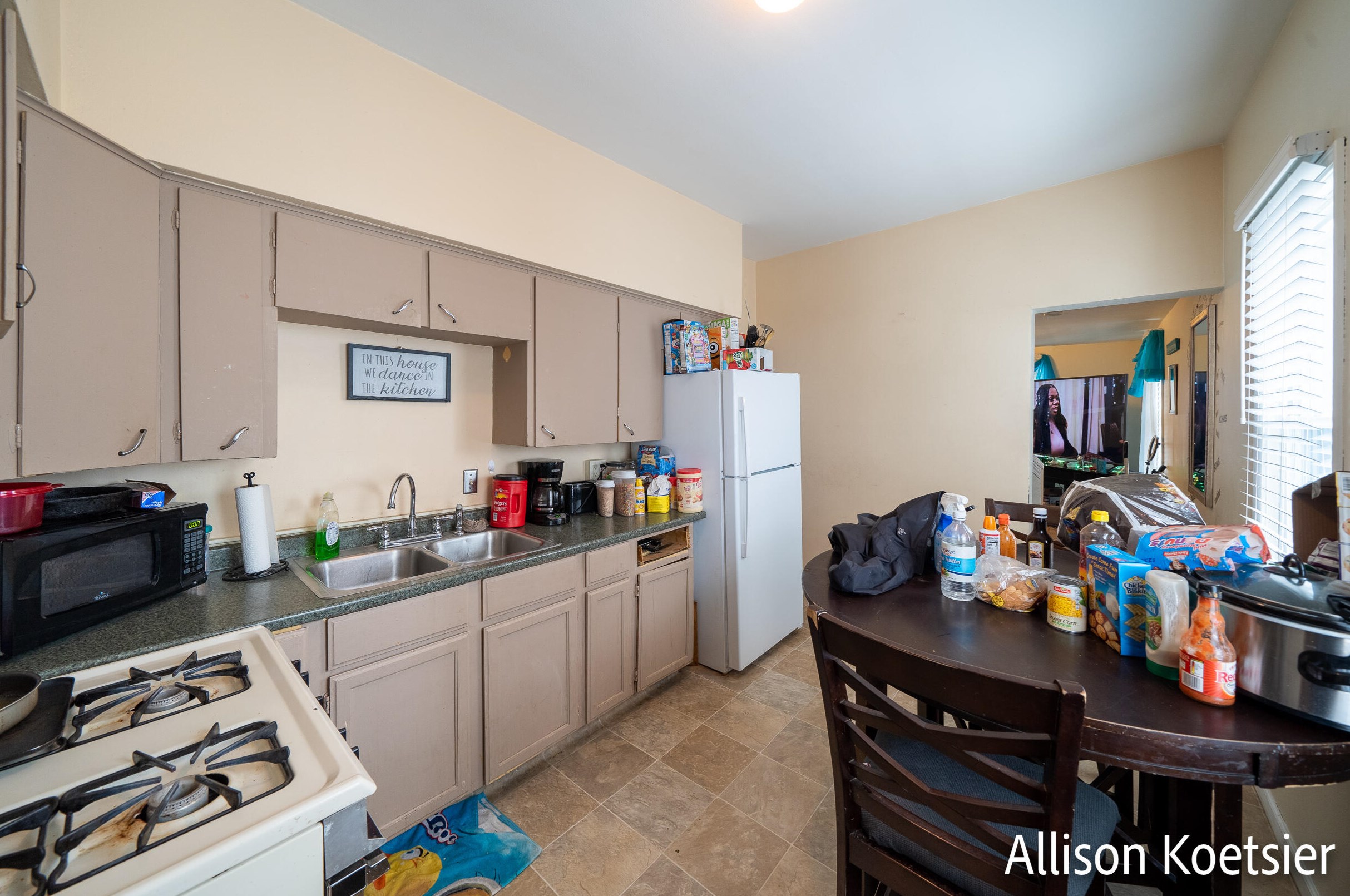 817 Veto St, Grand Rapids MI  49504-6356 exterior