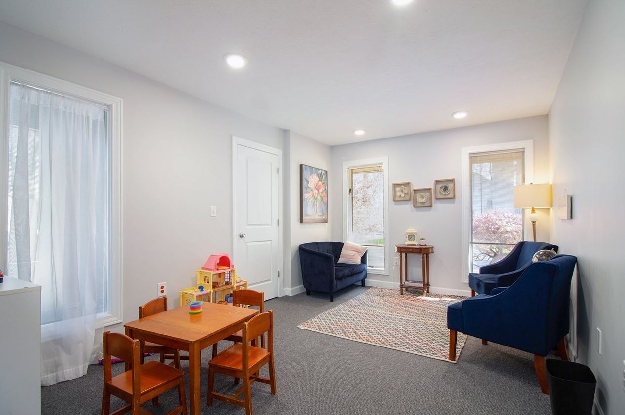 2652 Spring Arbor Rd, Jackson MI  49203-3891 exterior