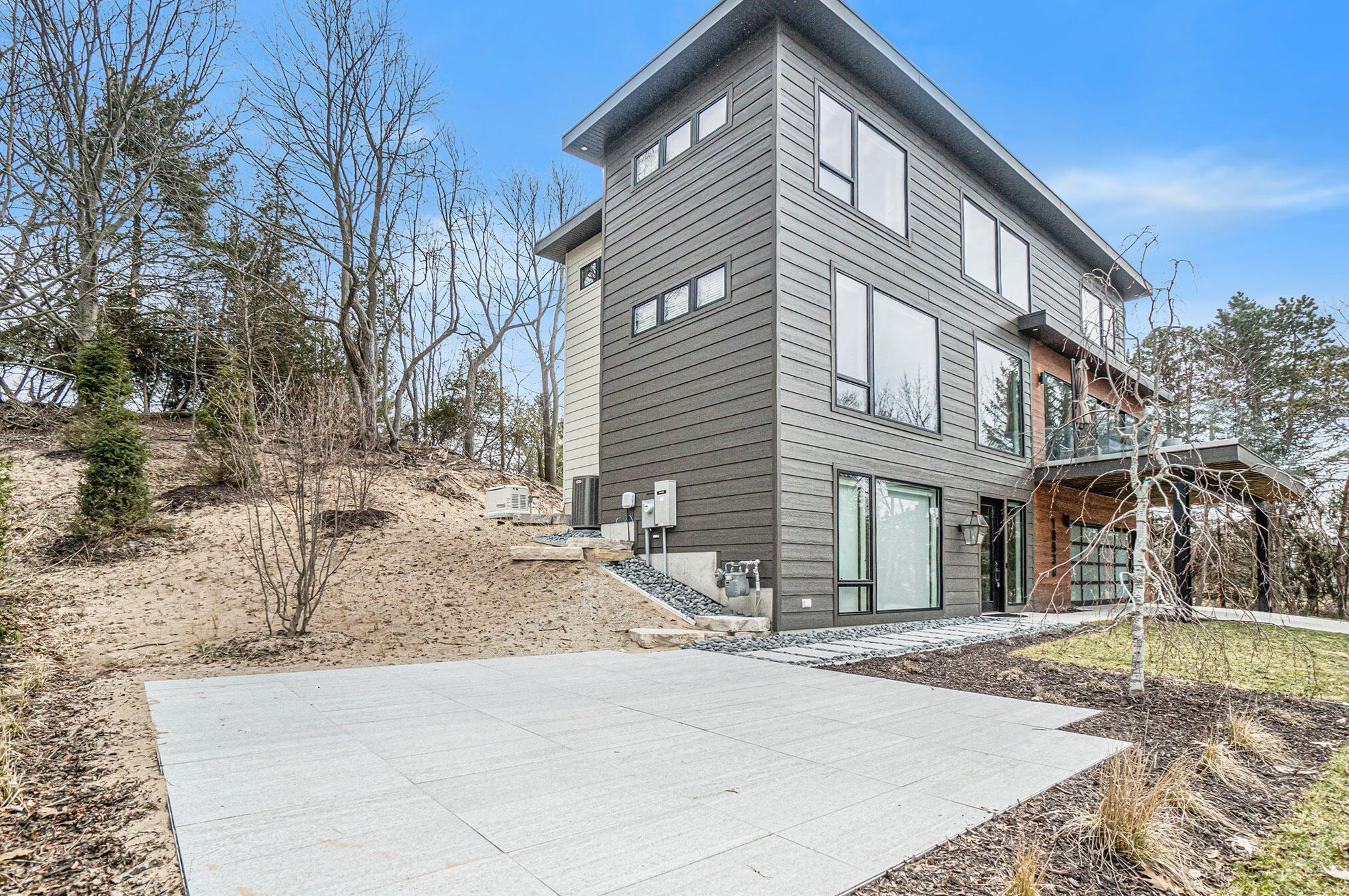 18930 N Shore Dr, Spring Lake, MI 49456