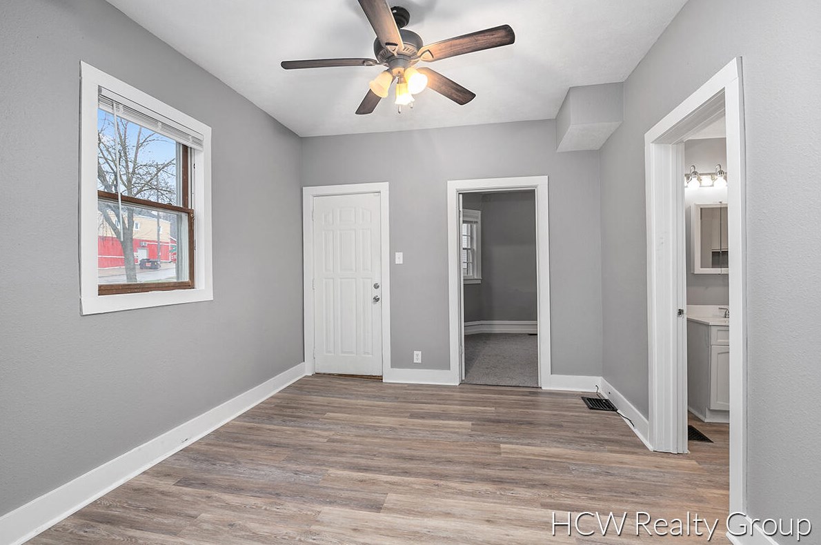 708 Clancy Ave, Grand Rapids MI  49503-1537 exterior