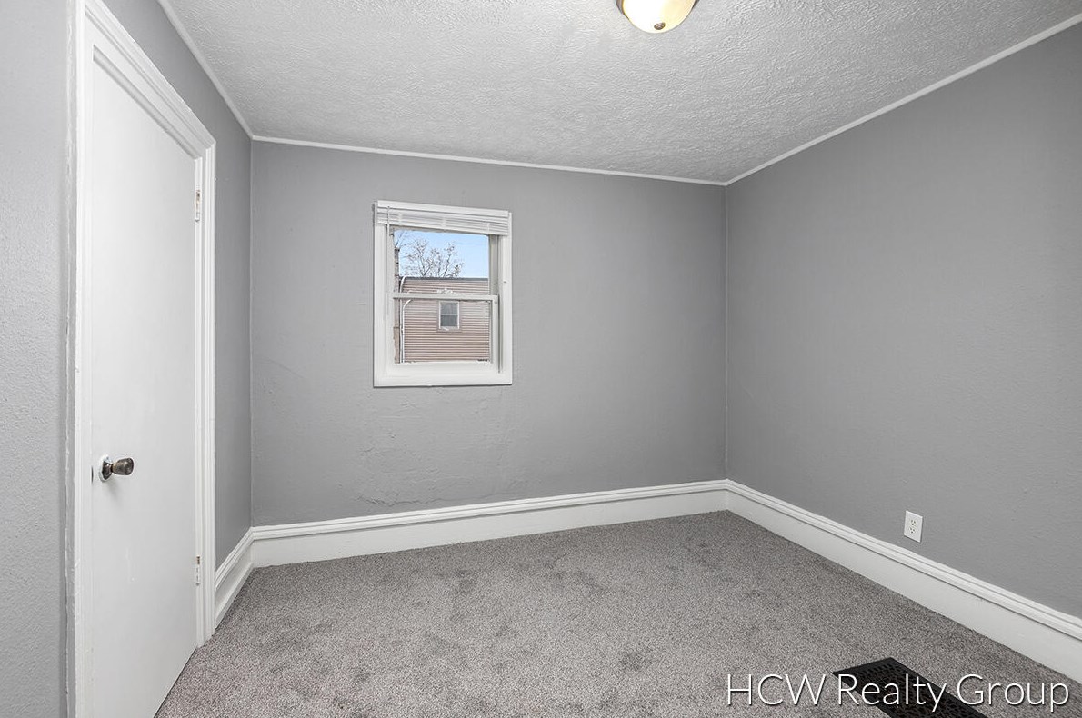 708 Clancy, Grand Rapids MI 49503-1537 exterior