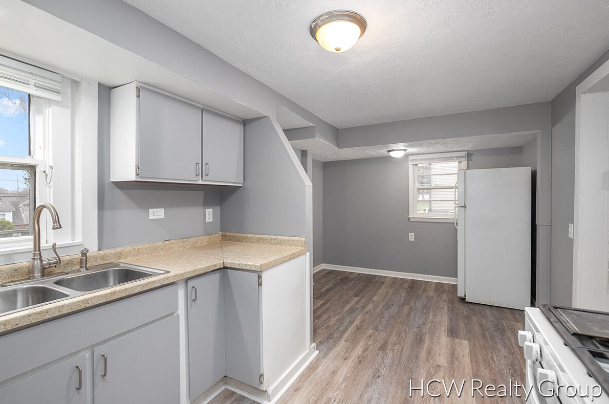 708 Clancy, Grand Rapids MI 49503-1537 exterior