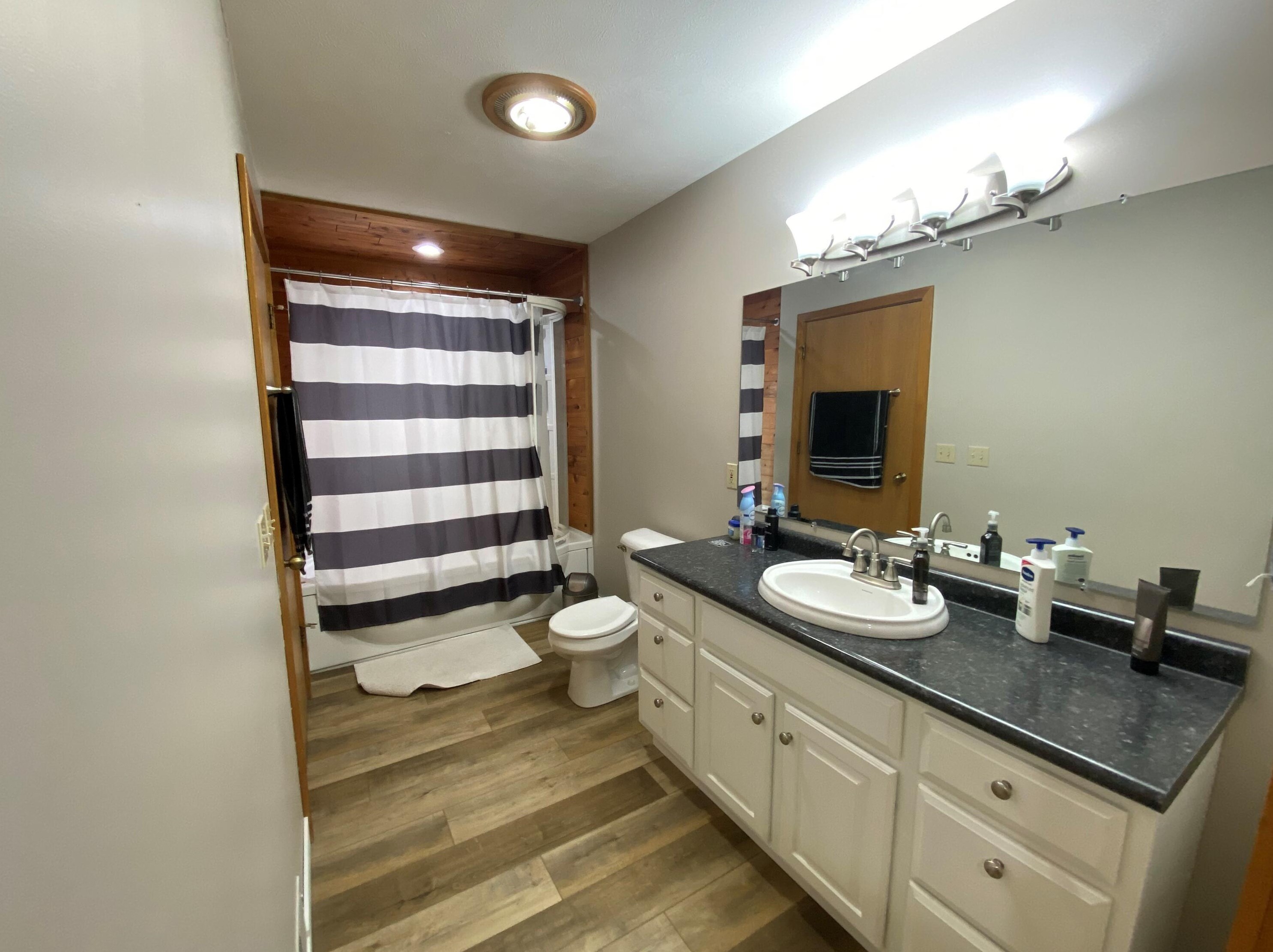 10700 Stoney Pt Dr, Delton MI 49046-9703 exterior