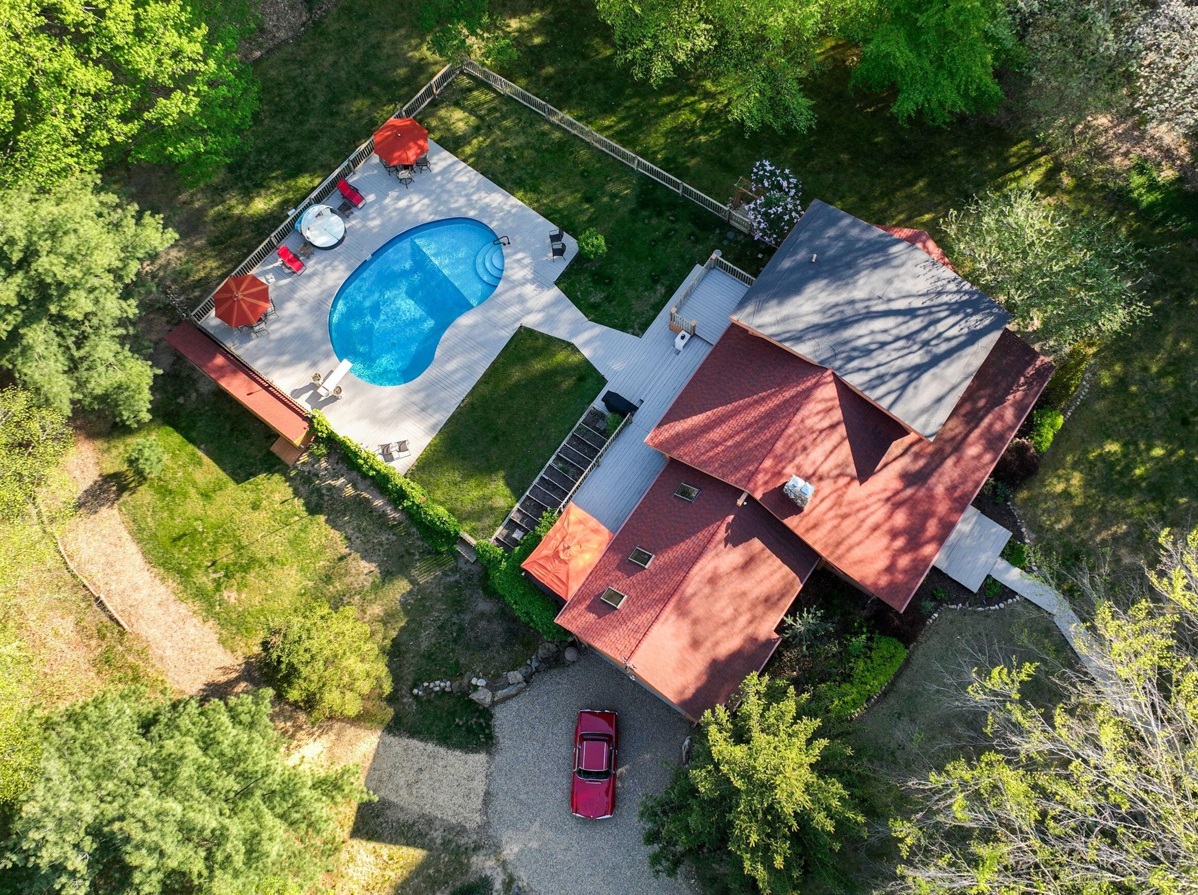 6802 Warren Woods Rd, Three Oaks, MI 49128