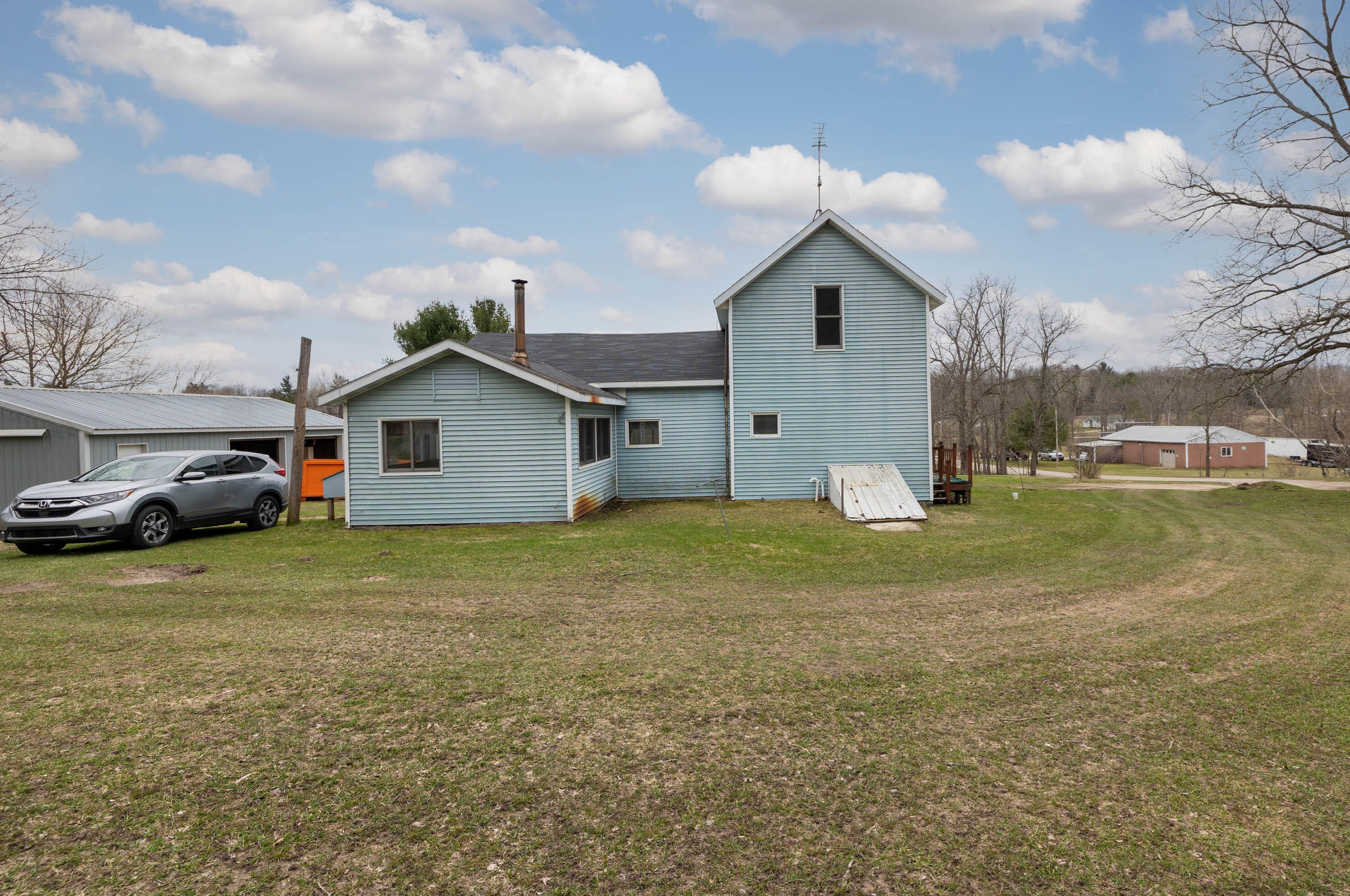 22160 Newcosta Ave, Paris, MI 49338