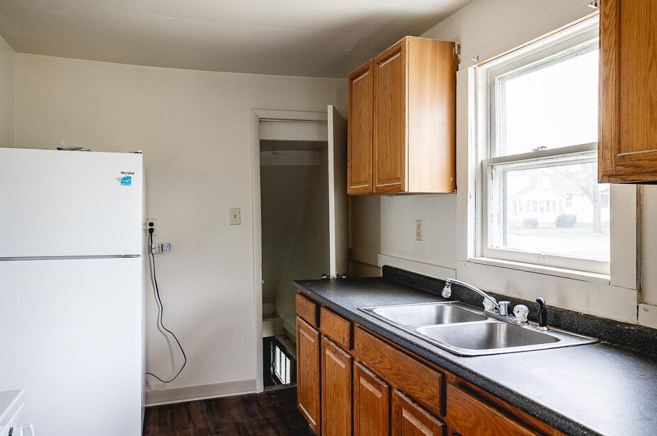 329 Forbes St, Jackson MI 49202-3712 exterior