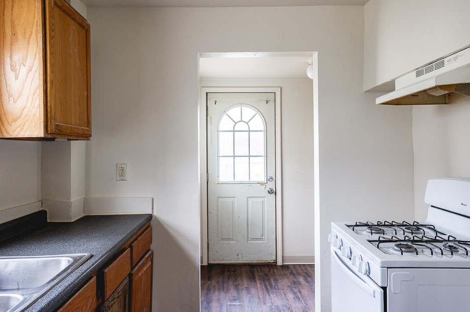 329 Forbes St, Jackson MI 49202-3712 exterior