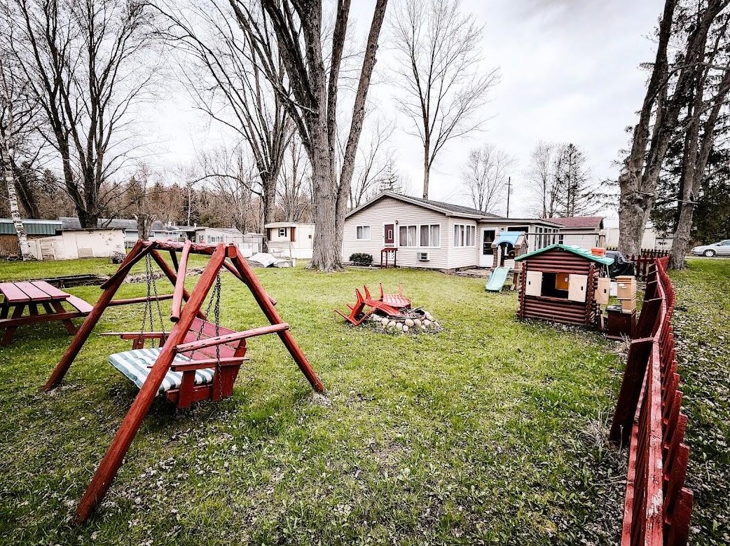 5343 Beverly Dr, Reading, MI 49274