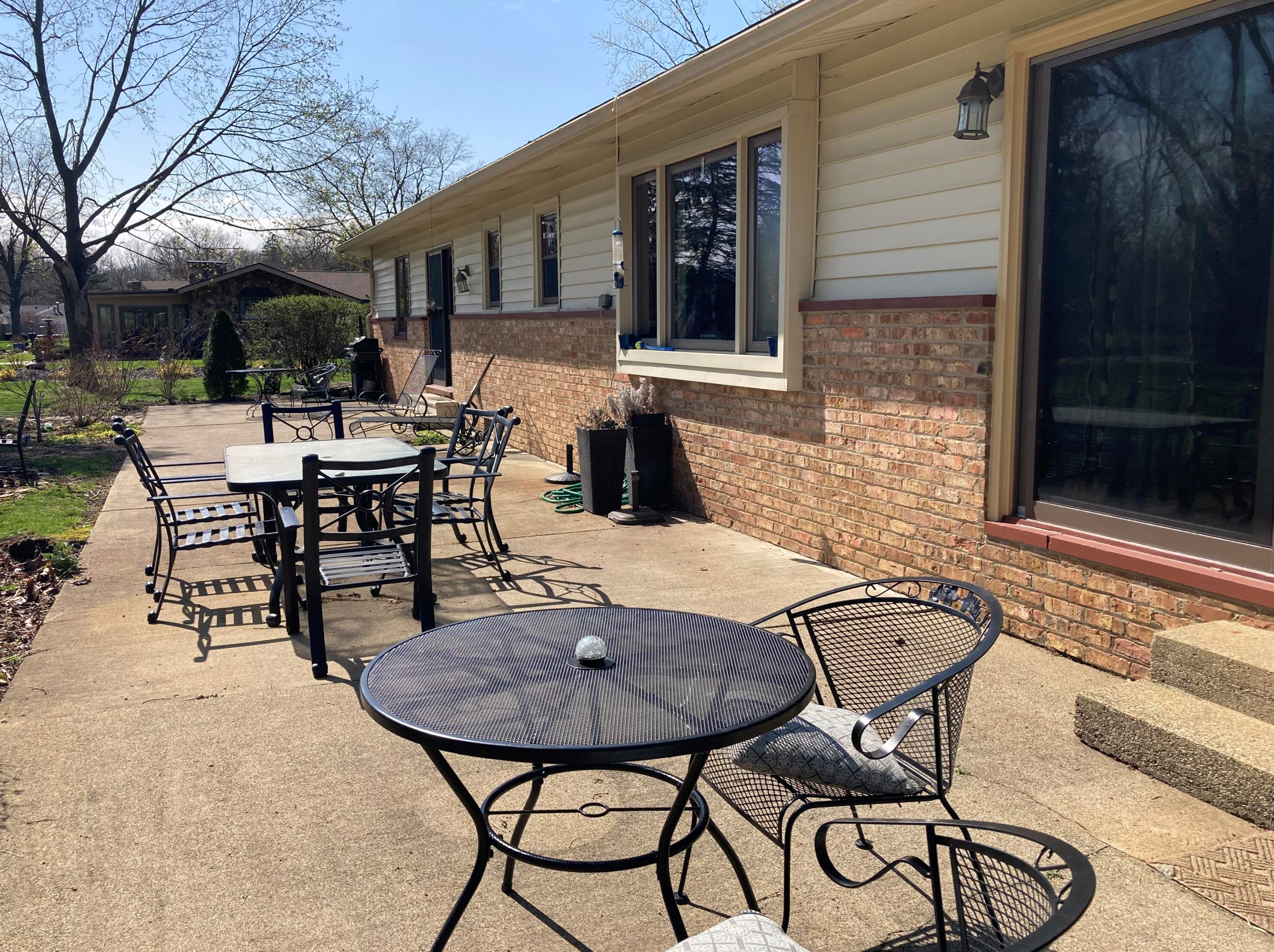 627 Fall River Dr, Coldwater MI 49036-9170 exterior