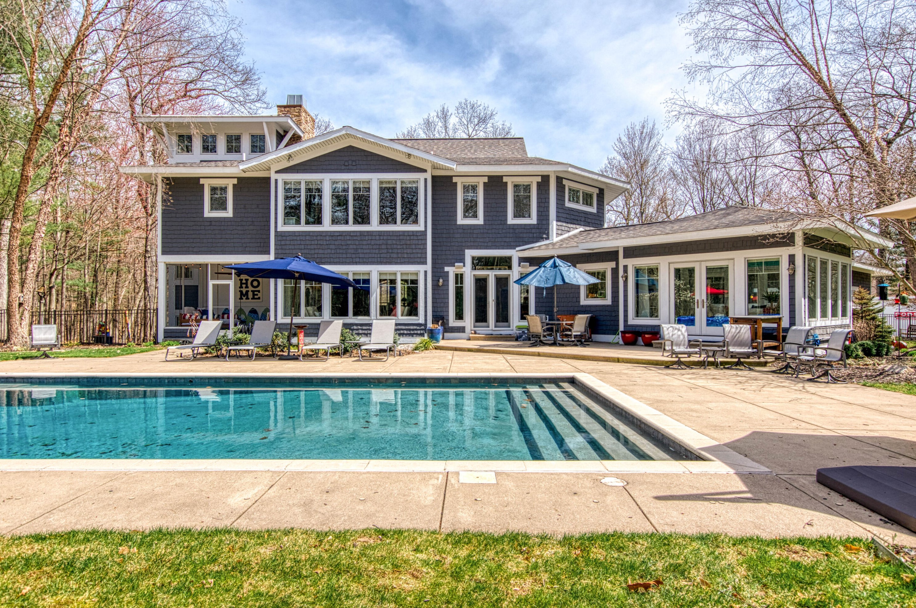 8842 Beech Hill Ct, Ada, MI 49301-8211