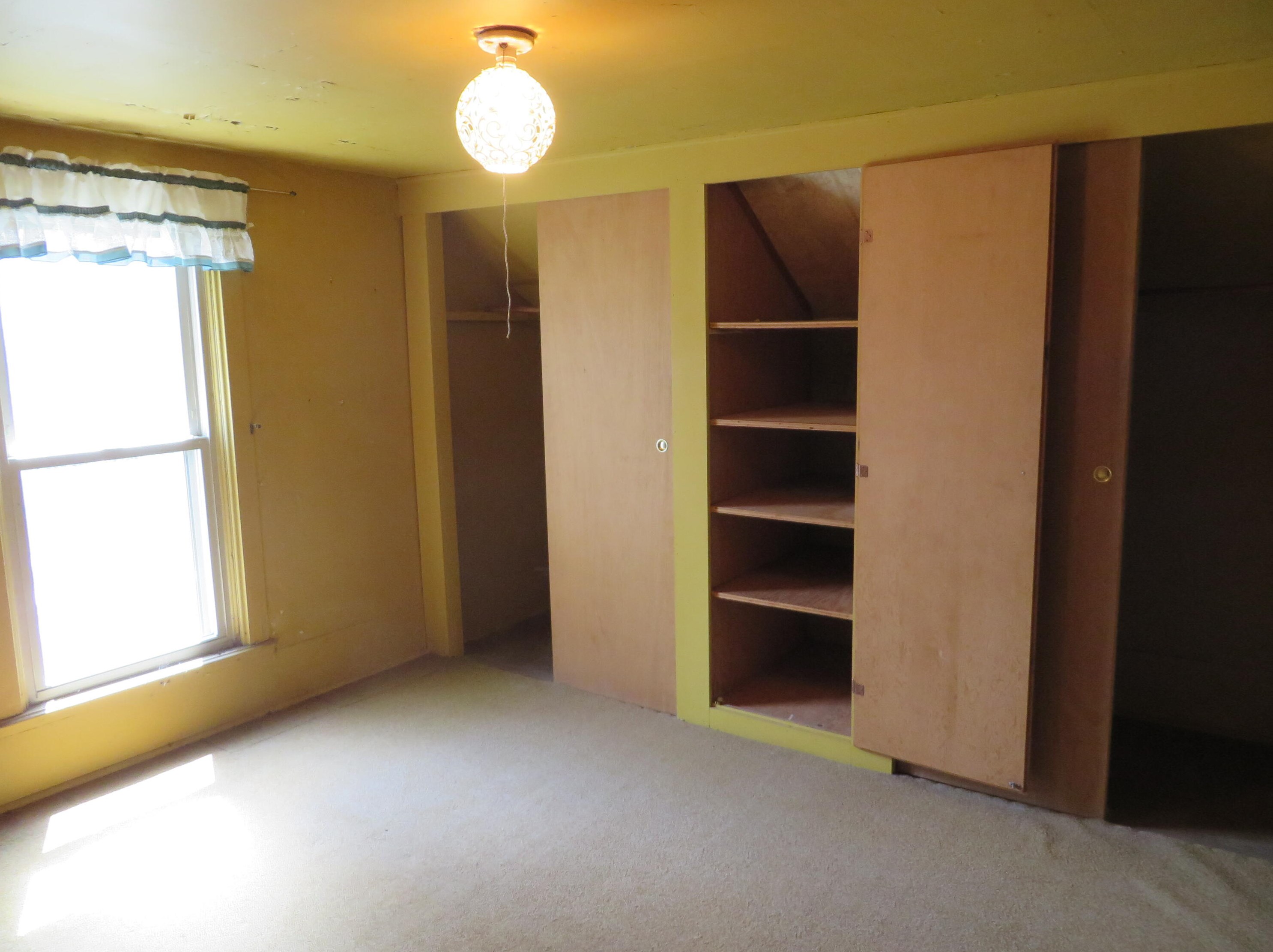 2795 Thornapple River Dr, Grand Rapids MI 49546-6844 exterior