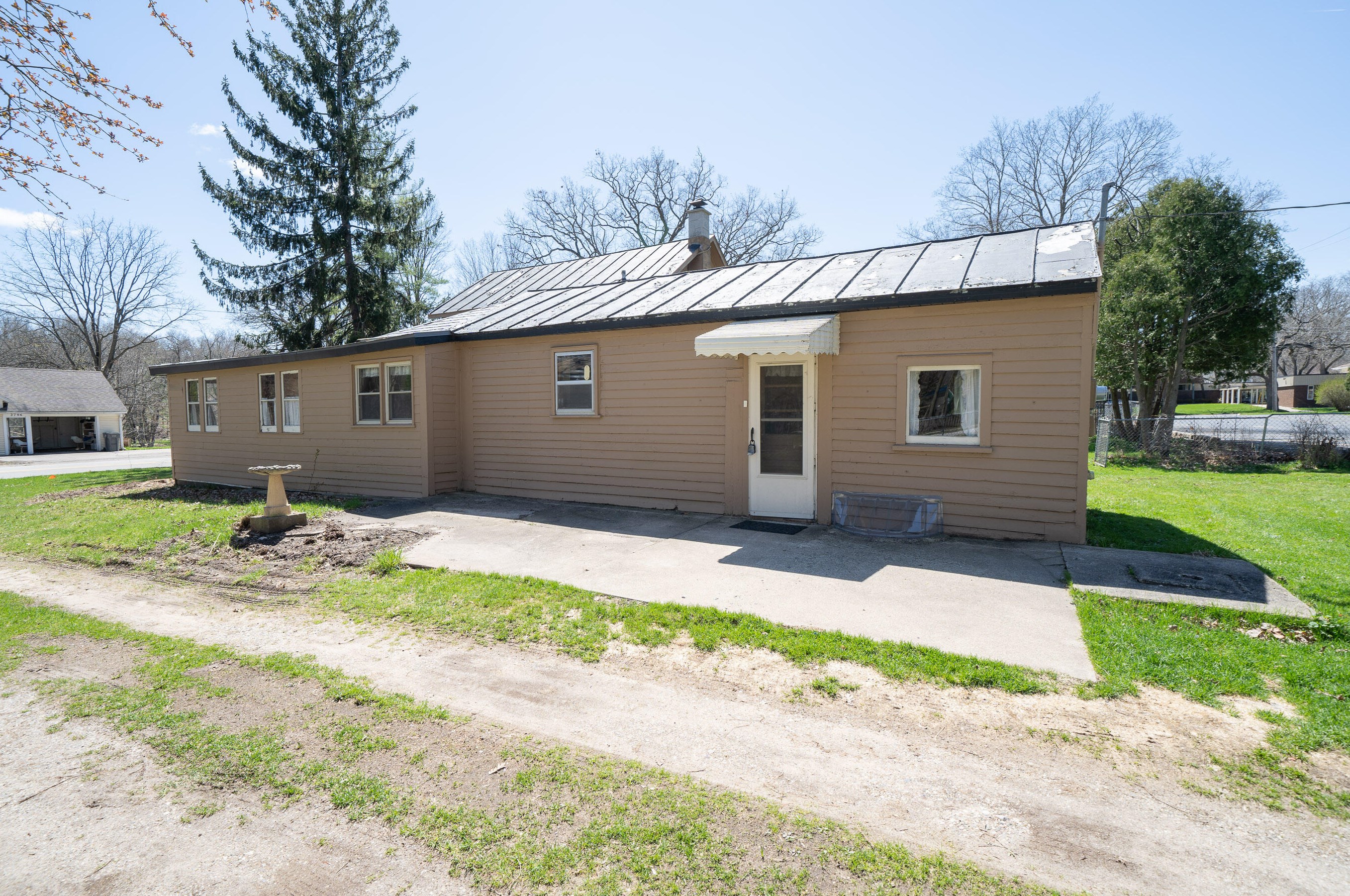 2795 Thornapple River Dr, Grand Rapids MI 49546-6844 exterior