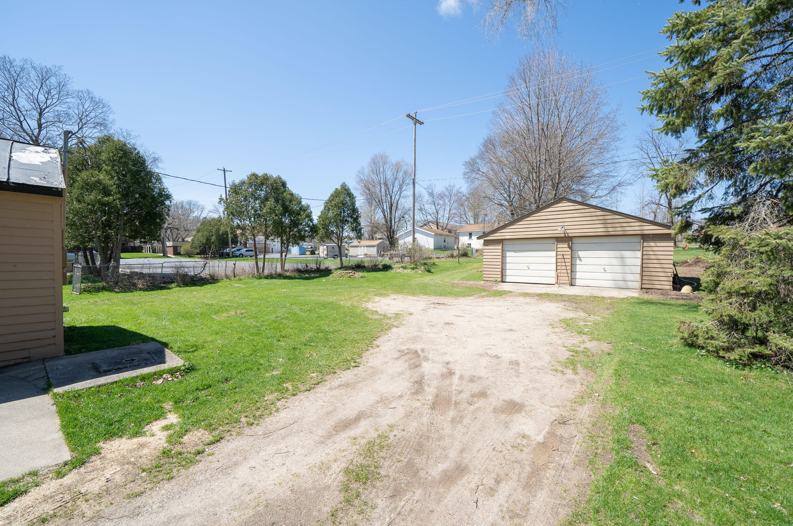 2795 Thornapple River Dr, Grand Rapids MI 49546-6844 exterior