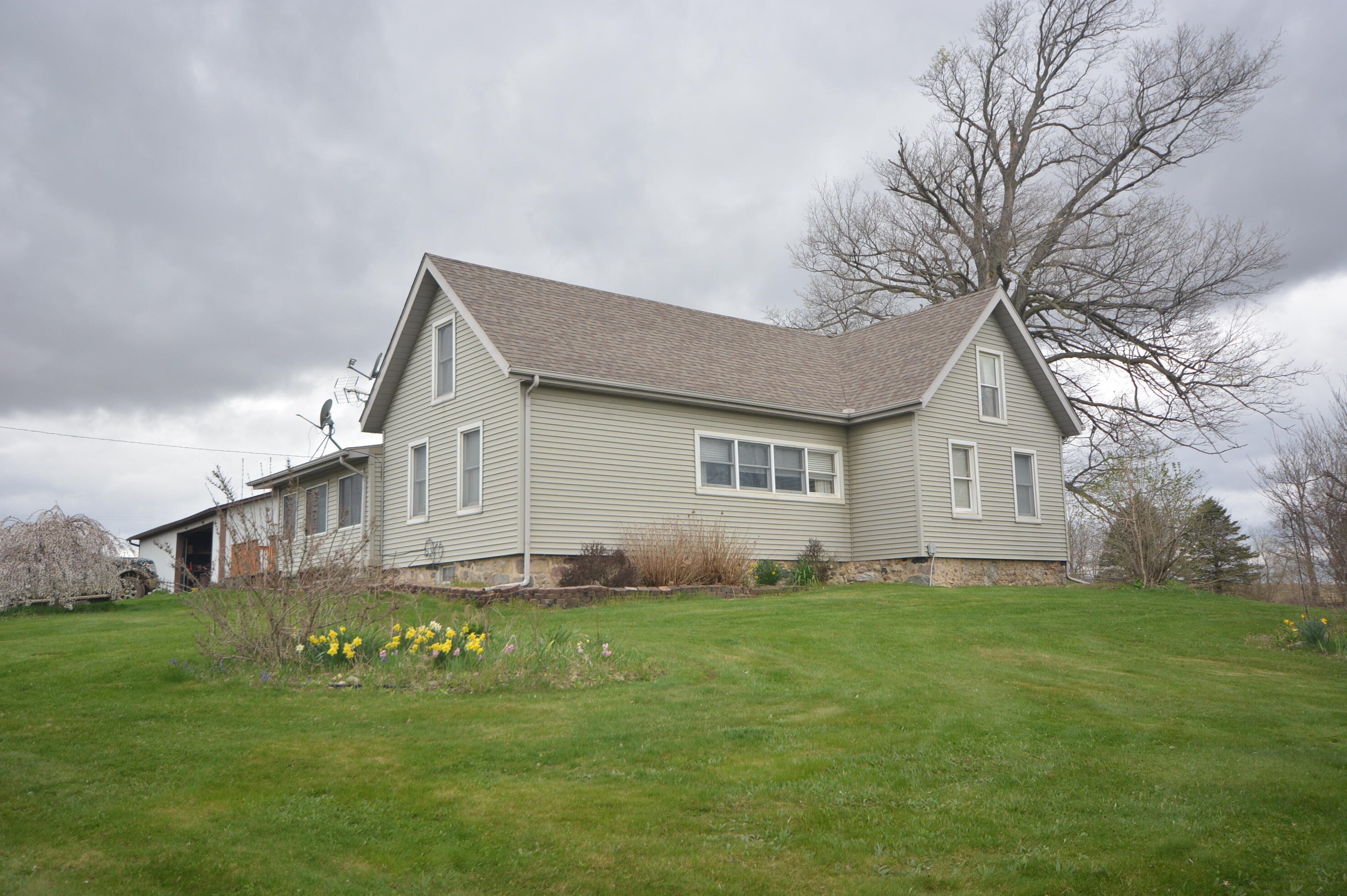 16588 44th St, Fulton, MI 49052-9750