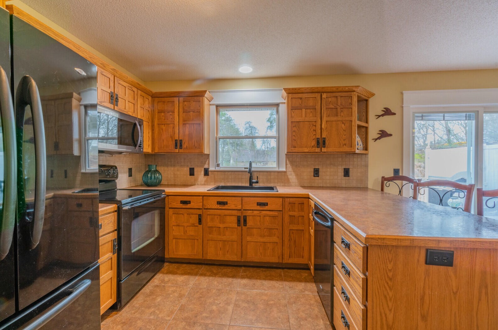 18126 Swiss Dr, Spring Lake MI 49456-9139 exterior